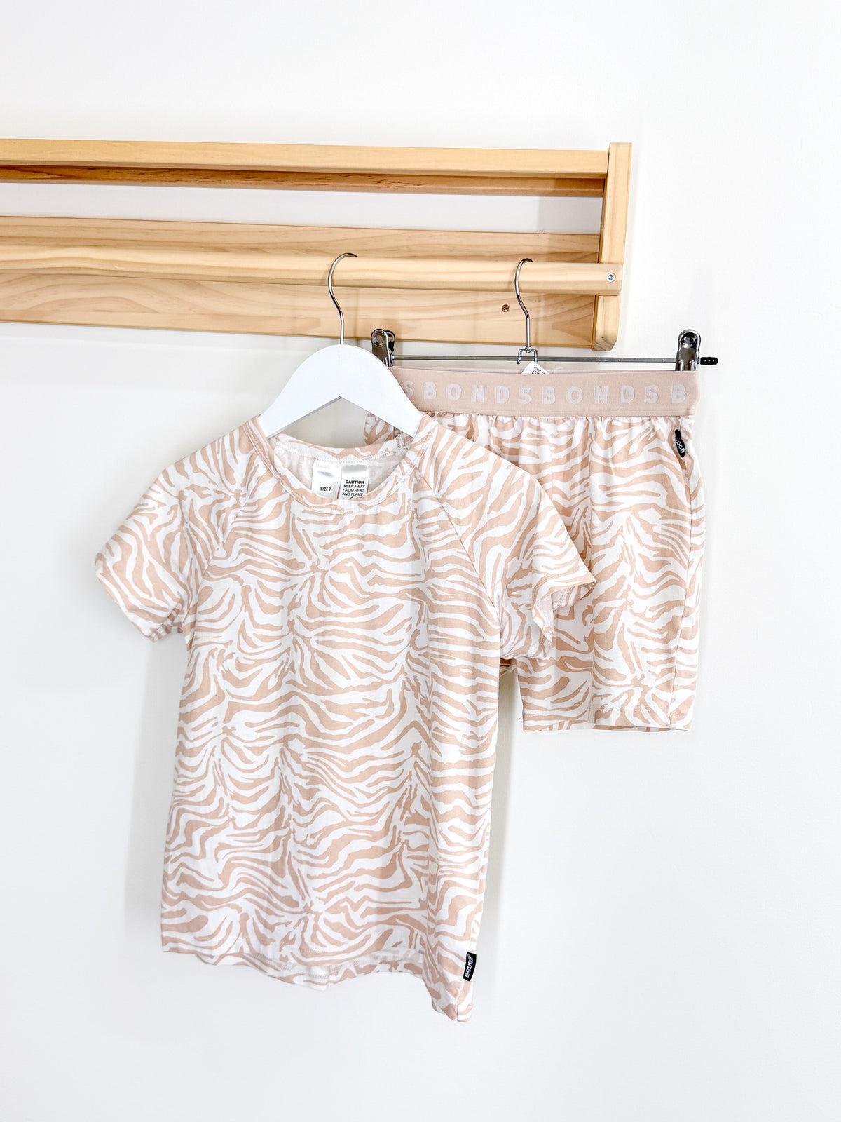Bonds PJ set - beige zebra (7y)