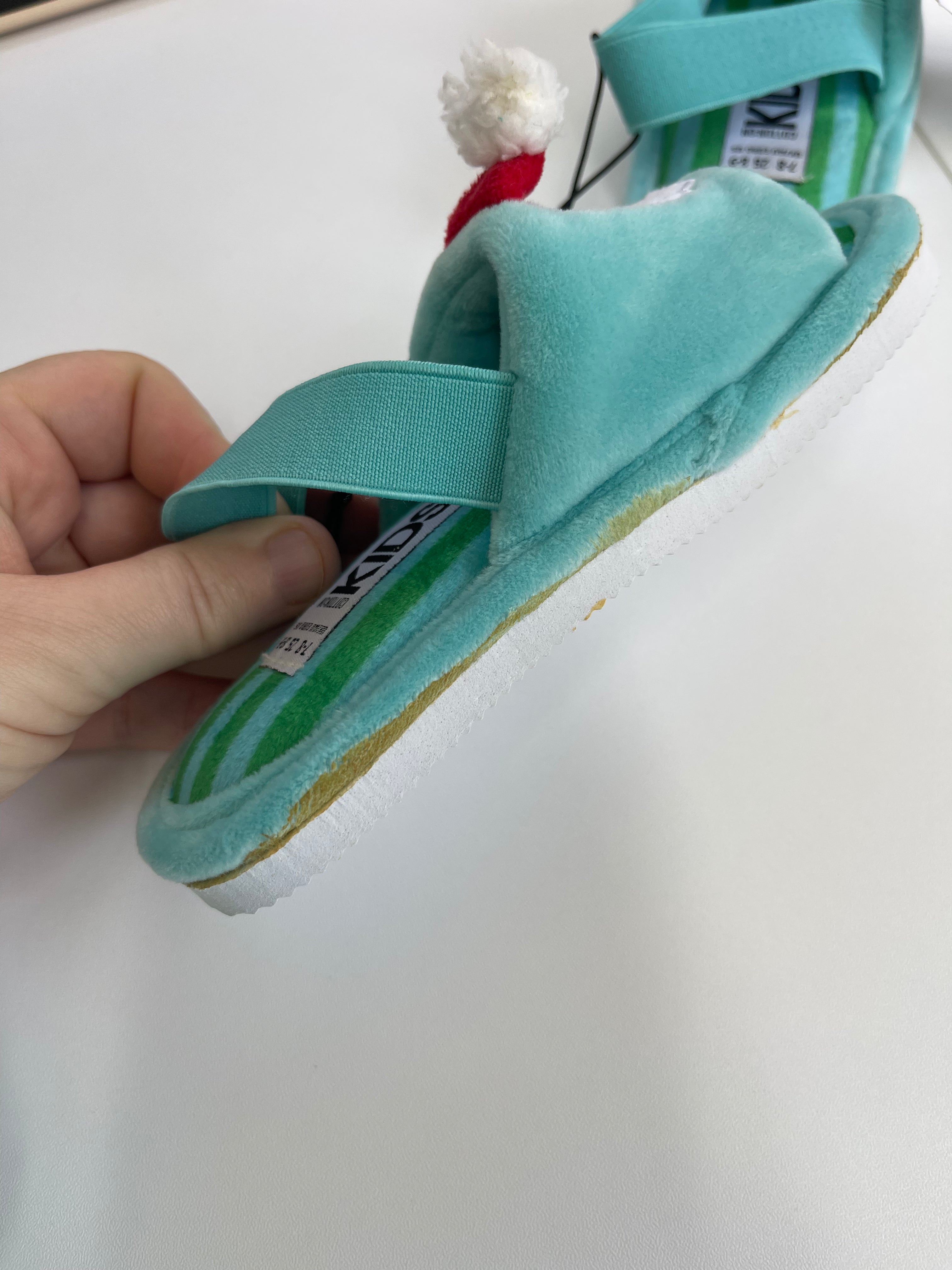 🎄 BNWT Cotton On Kids santa slippers (7-8UK)