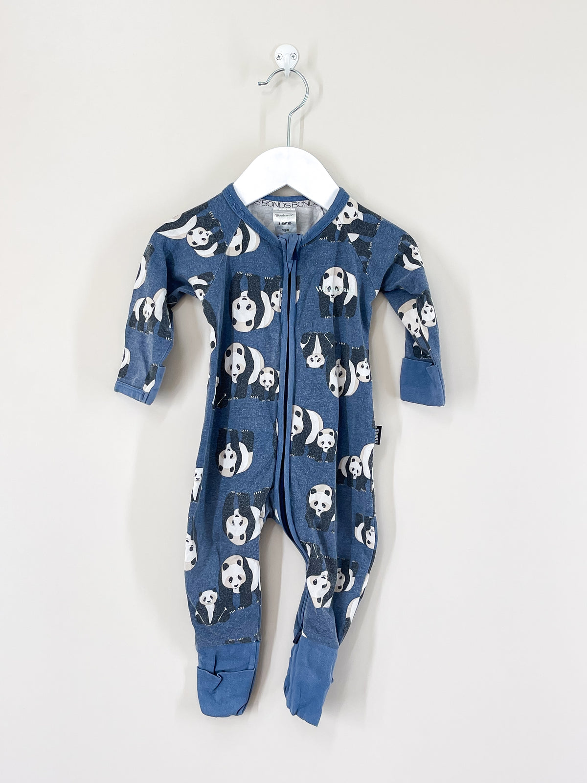 Bonds wondersuit - pandas (3-6m)
