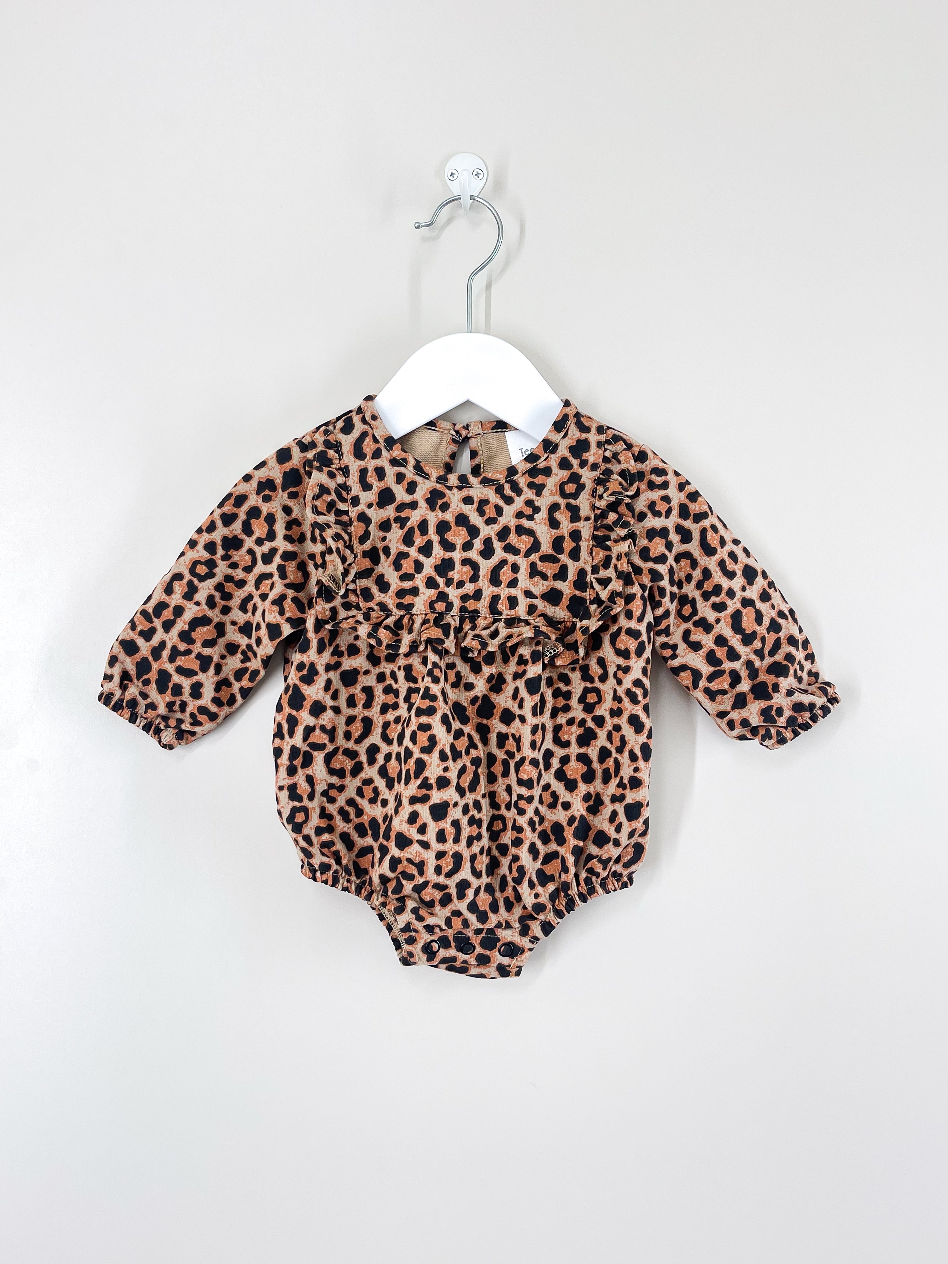 Teeny Weeny leopard frill romper (3-6m)