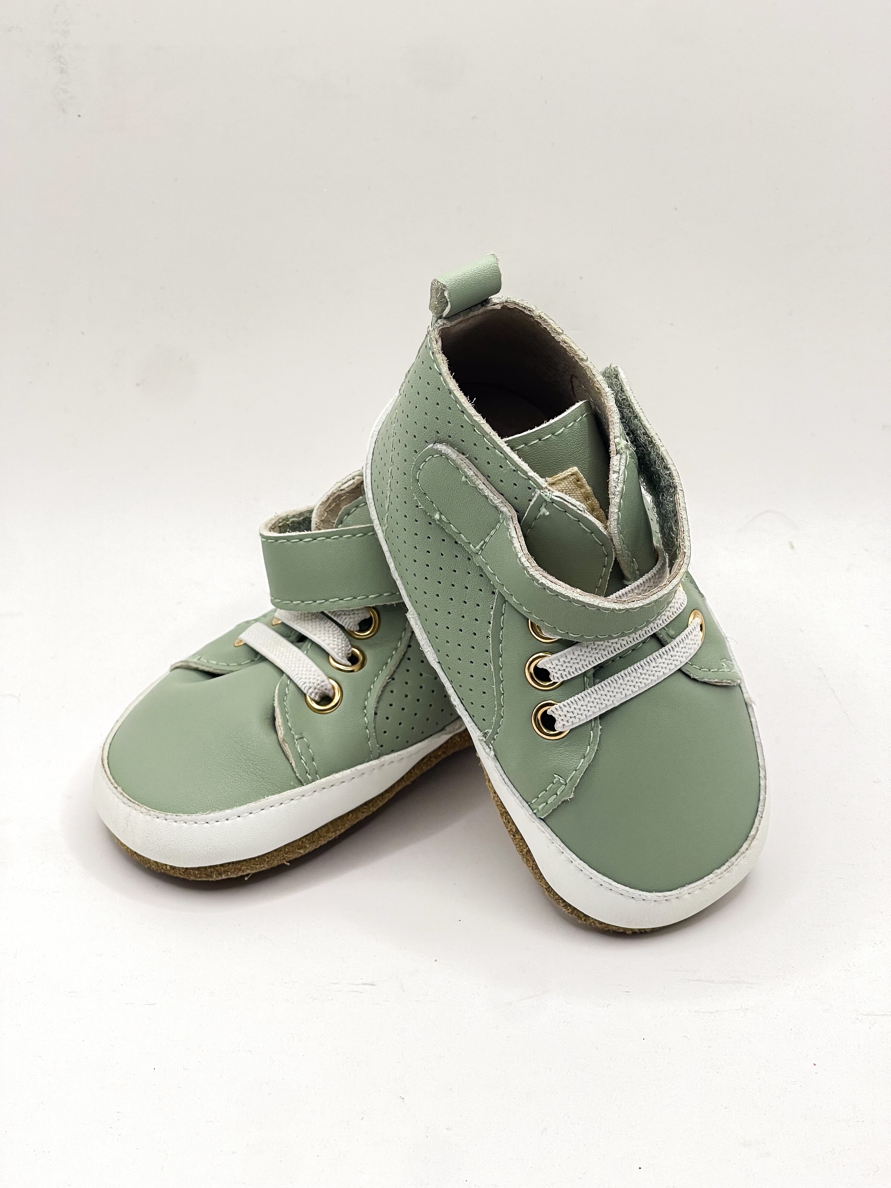 BNWT Pretty Brave soft sole hi top sneakers - moss (6-12m)