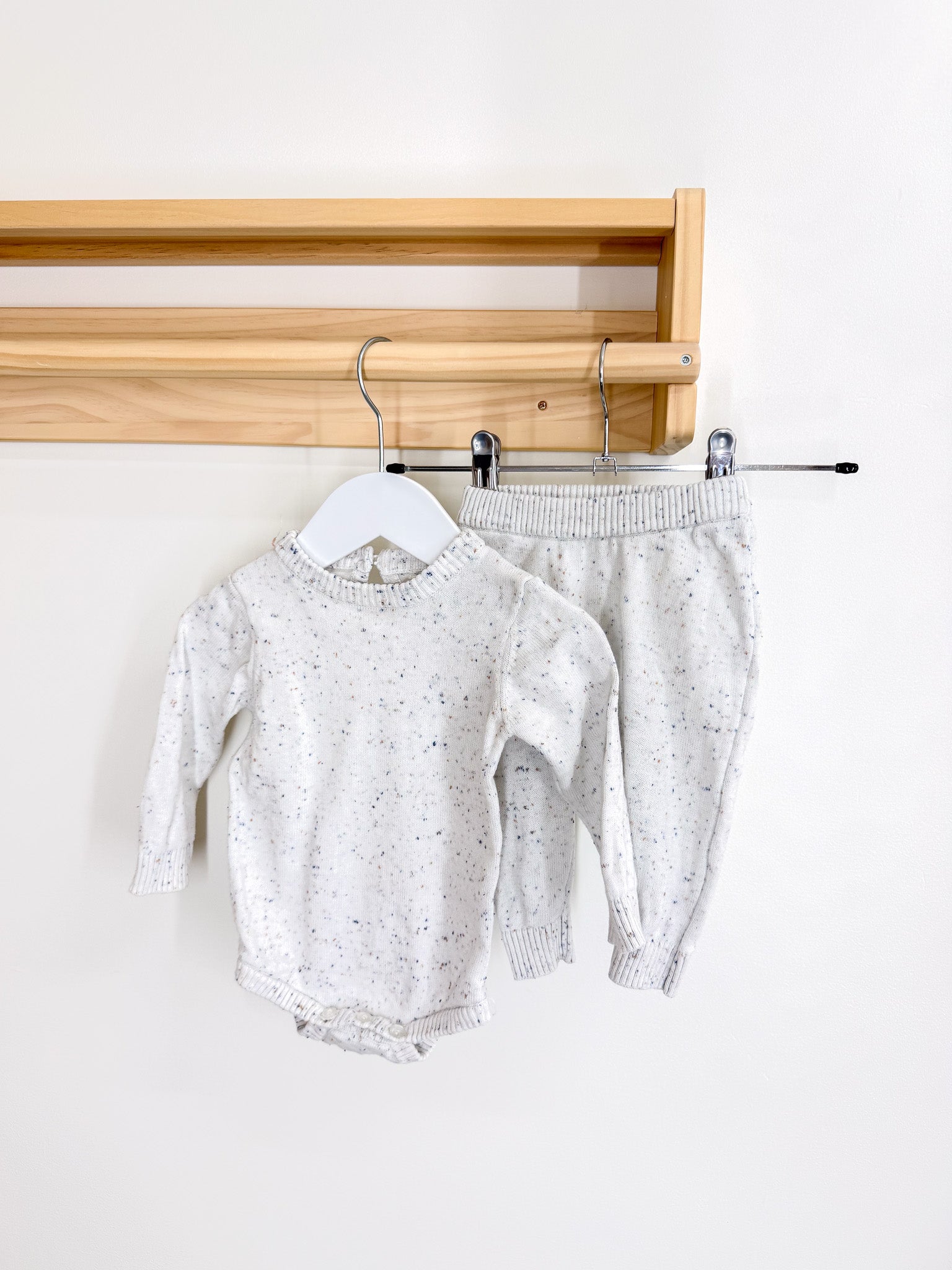 Little Bundle knit bodysuit + leggings set (3-6m)