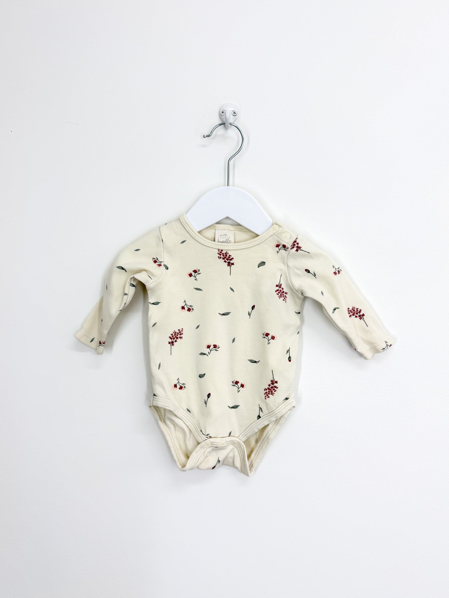 Little Bundle bodysuit - cream floral (0-3m)