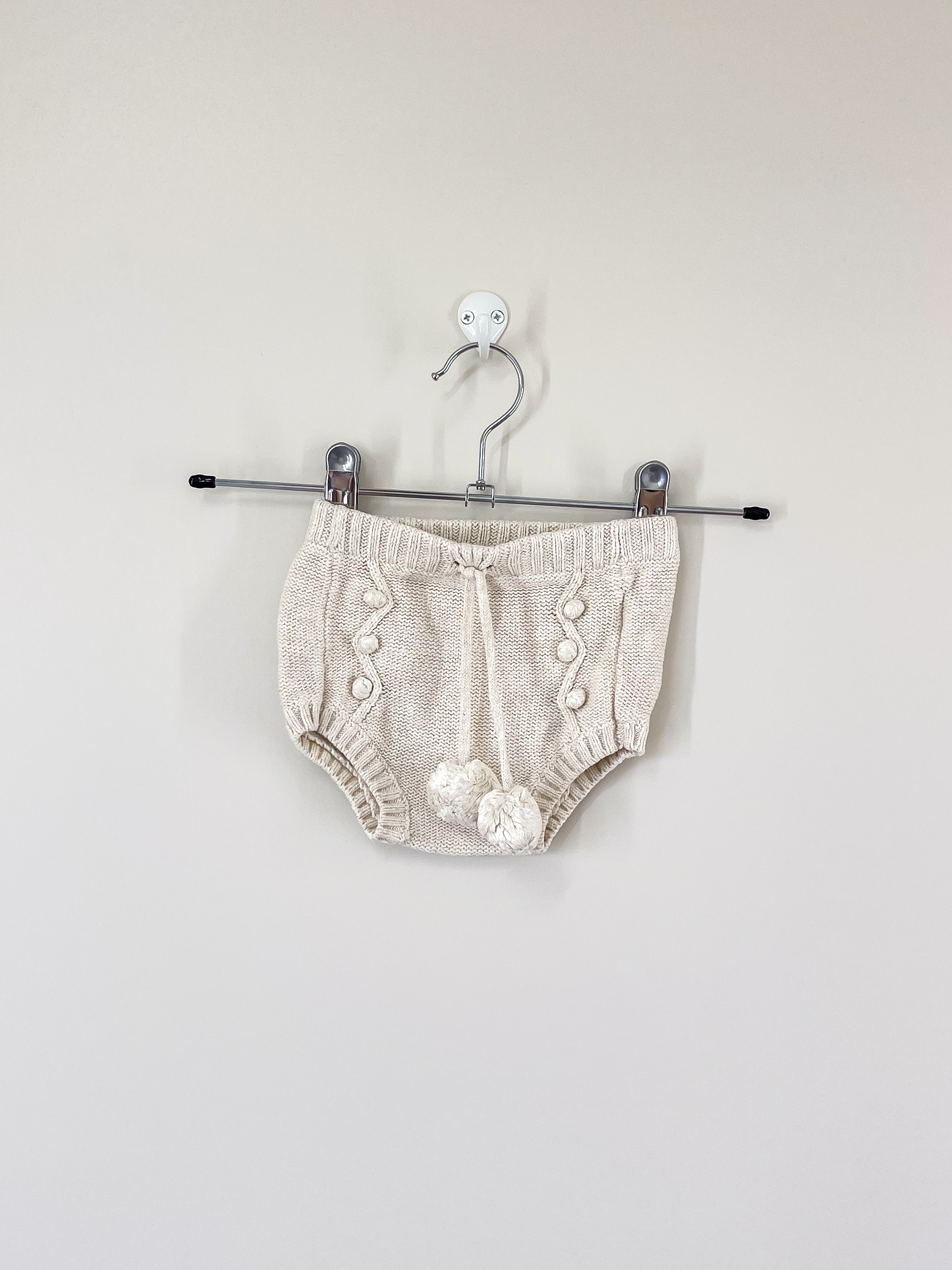 Wilson & Frenchy knit bloomers (0-3m)