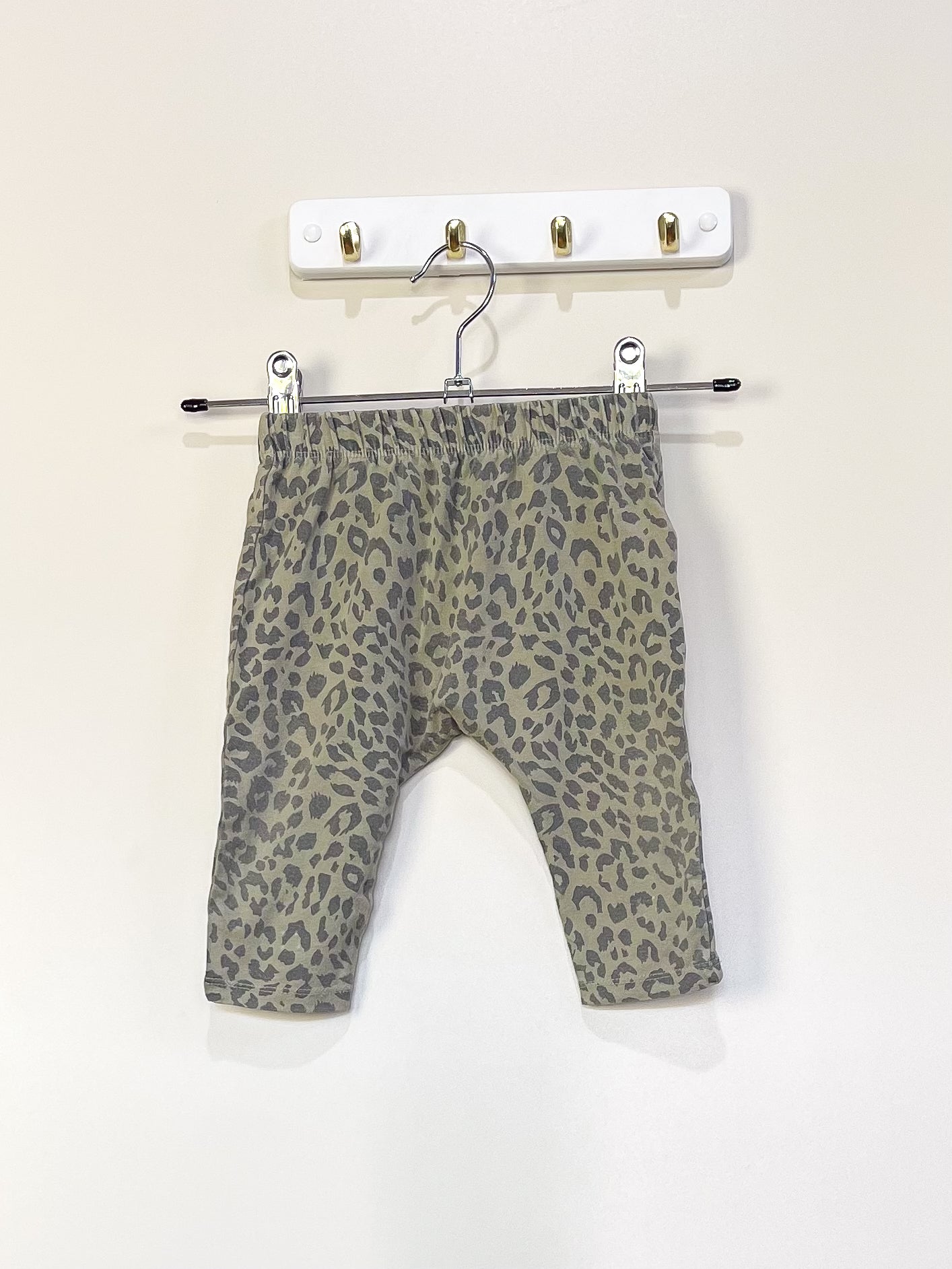 Cotton On Kids leopard leggings (3-6m)