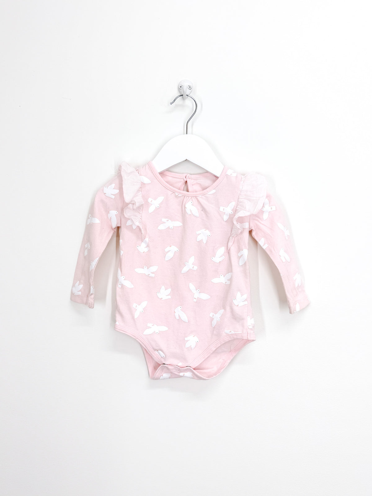 Cotton On Kids long sleeve dove bodysuit (12-18m)