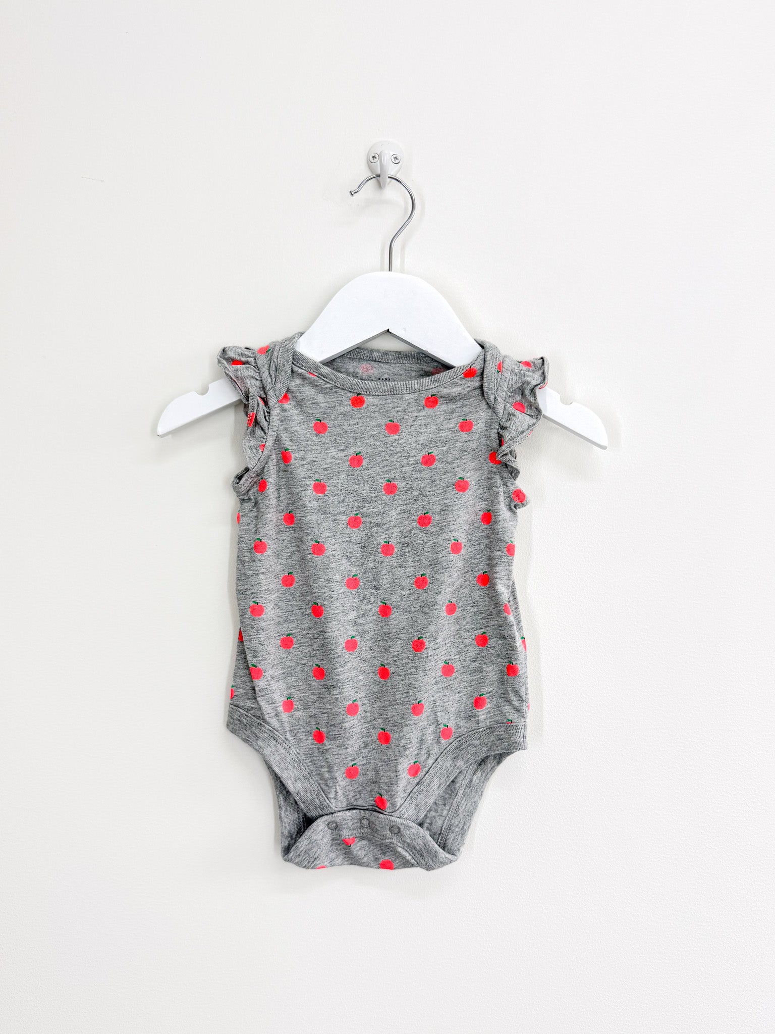 Gap sleeveless frill apple singletsuit (3-6m)