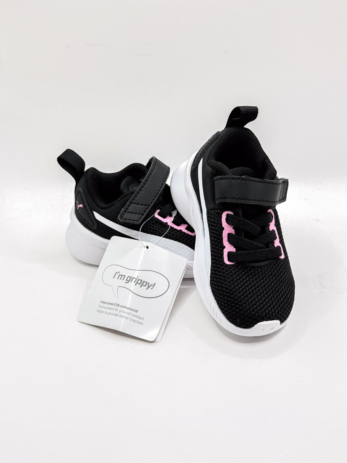 BNWT Puma fly runner v sneakers (19EU)