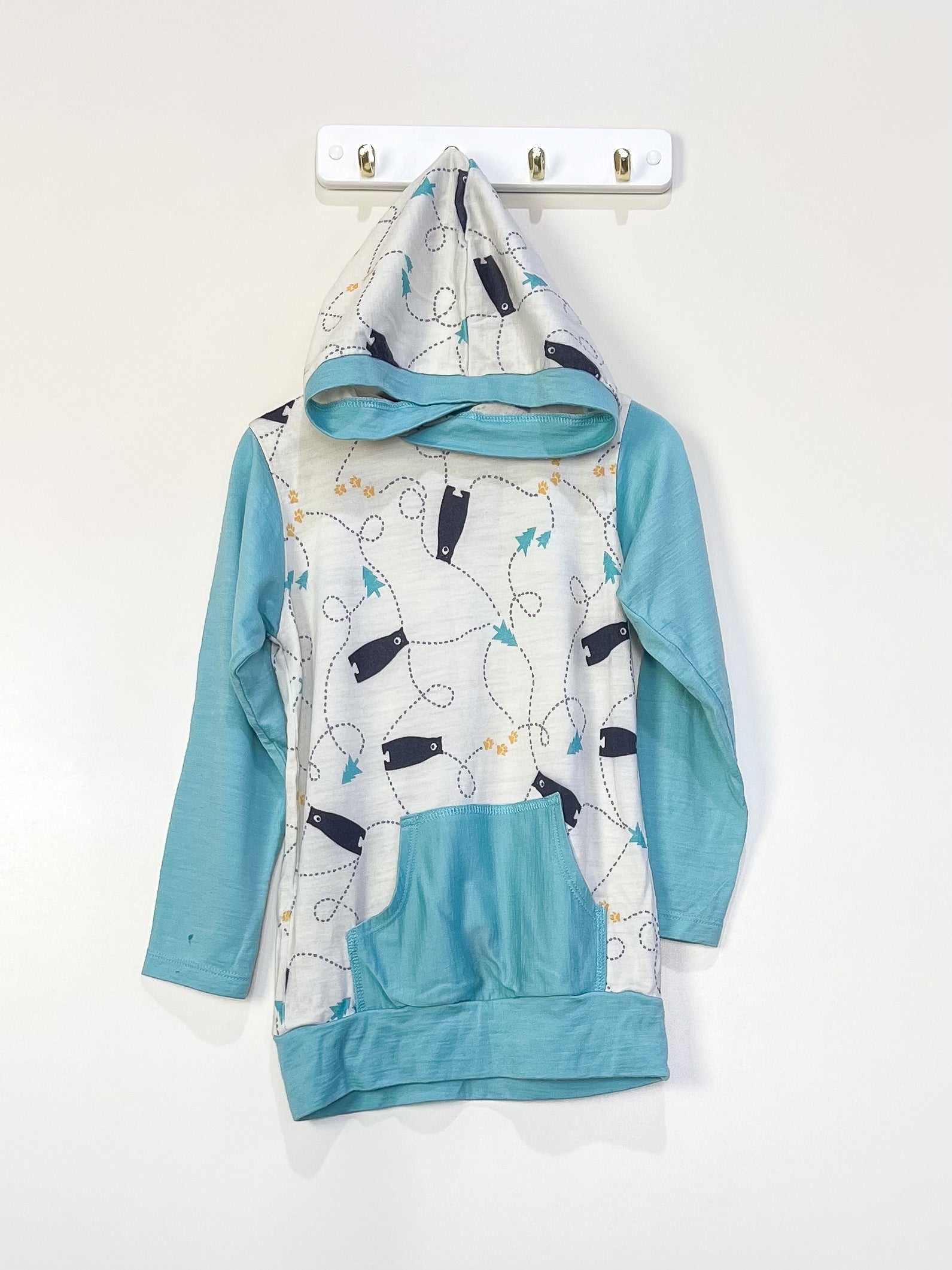 Mokopuna merino hoodie - wandering paws tealeaf (4-6y)