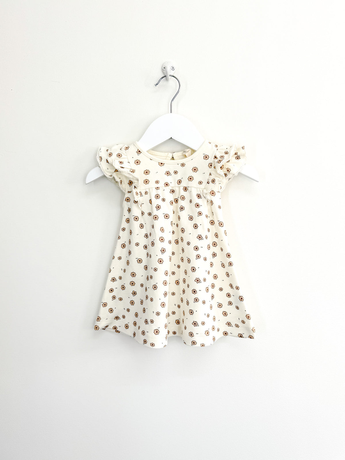 Quincy Mae organic flutter dress - daisy confetti (6-12m)