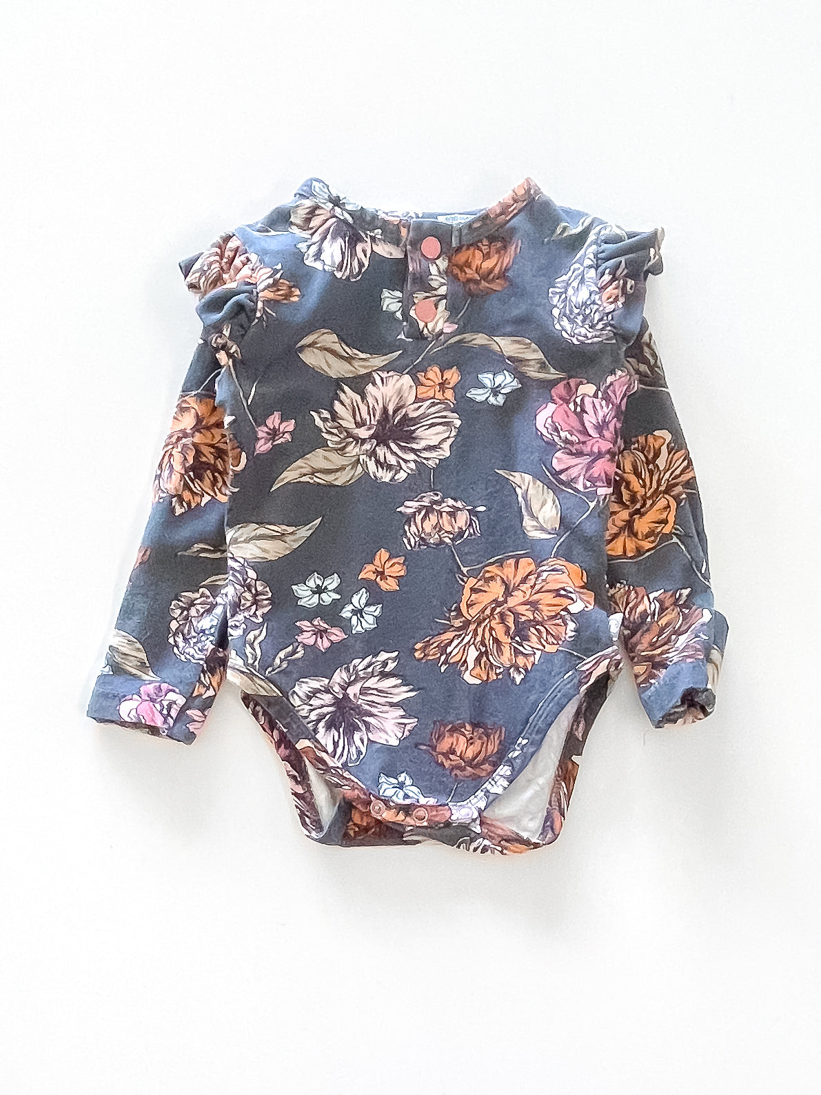 Snuggle Hunny organic frill henley bodysuit (0-3m)