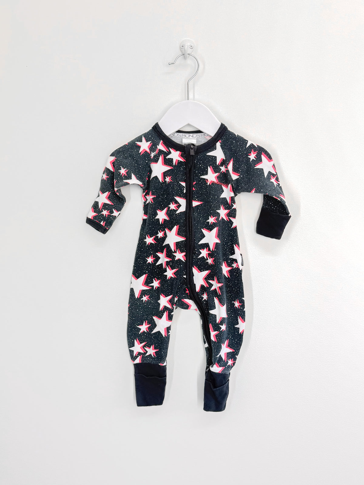Bonds wondersuit - stars (0-3m)
