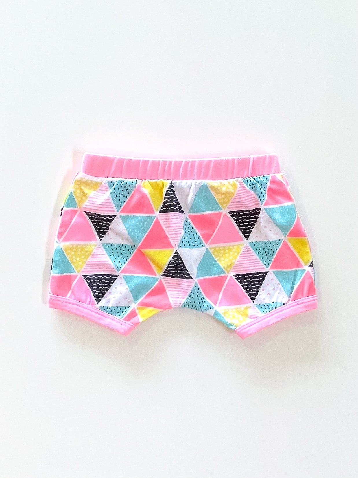 Teeny Weeny fluro geo shorts (0-3m)