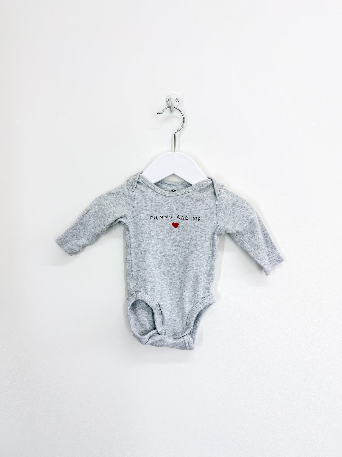 H&M mummy & me long sleeve bodysuit (1-2m)