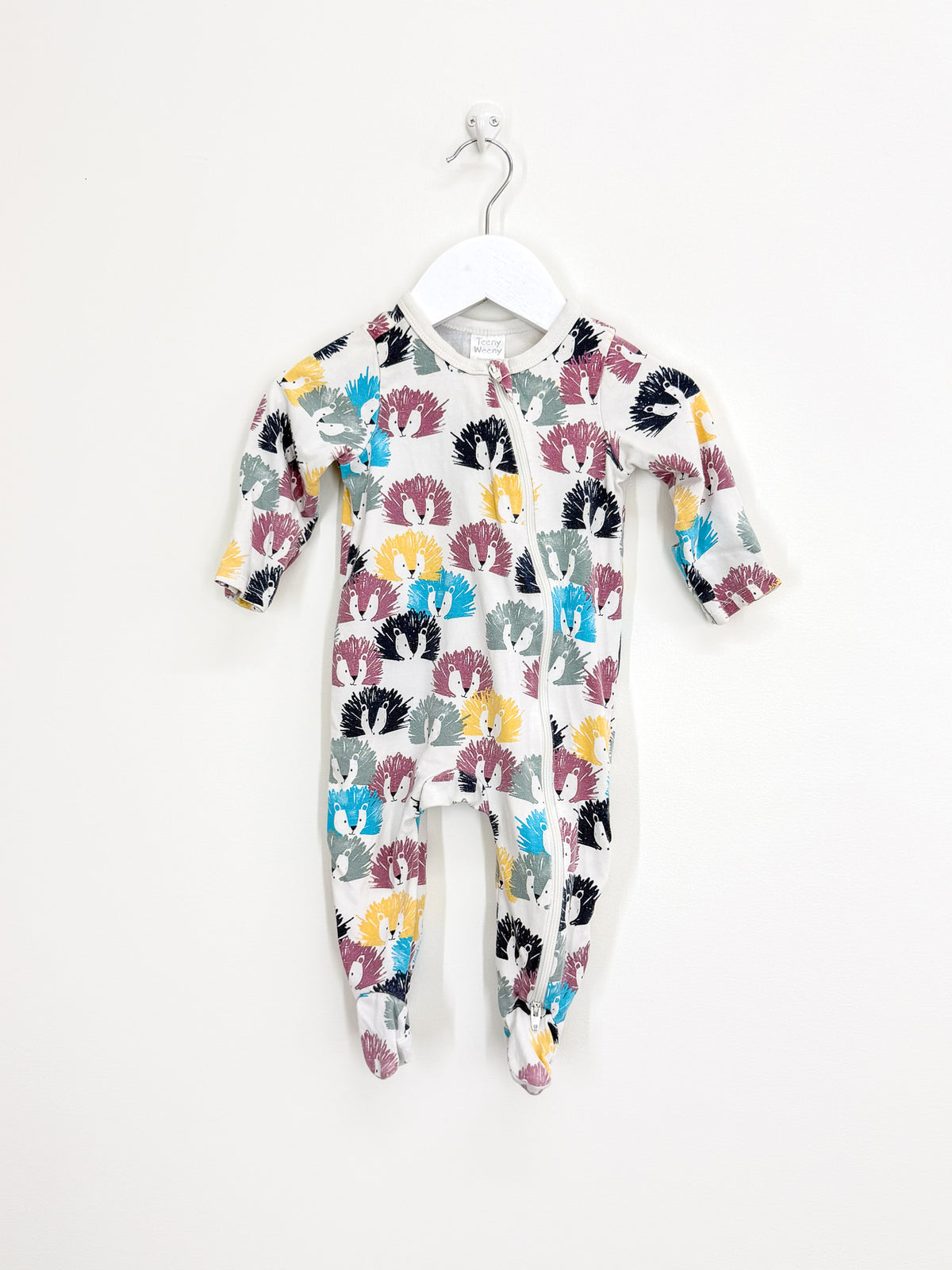 Teeny Weeny zipsuit - hedgehogs (3-6m)
