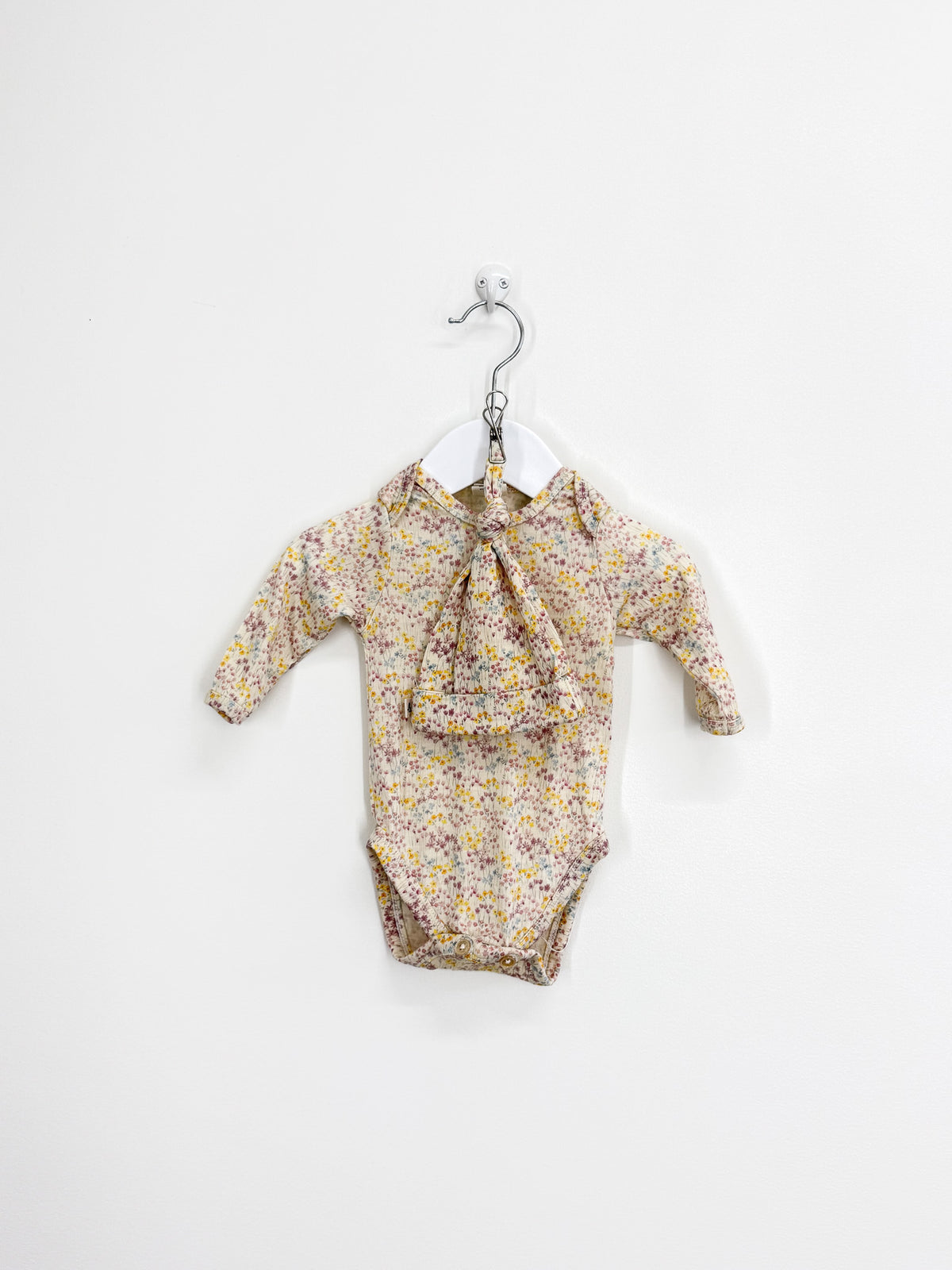 Nature Baby merino long sleeve bodysuit + knot beanie - wildflower mountain (0-3m)
