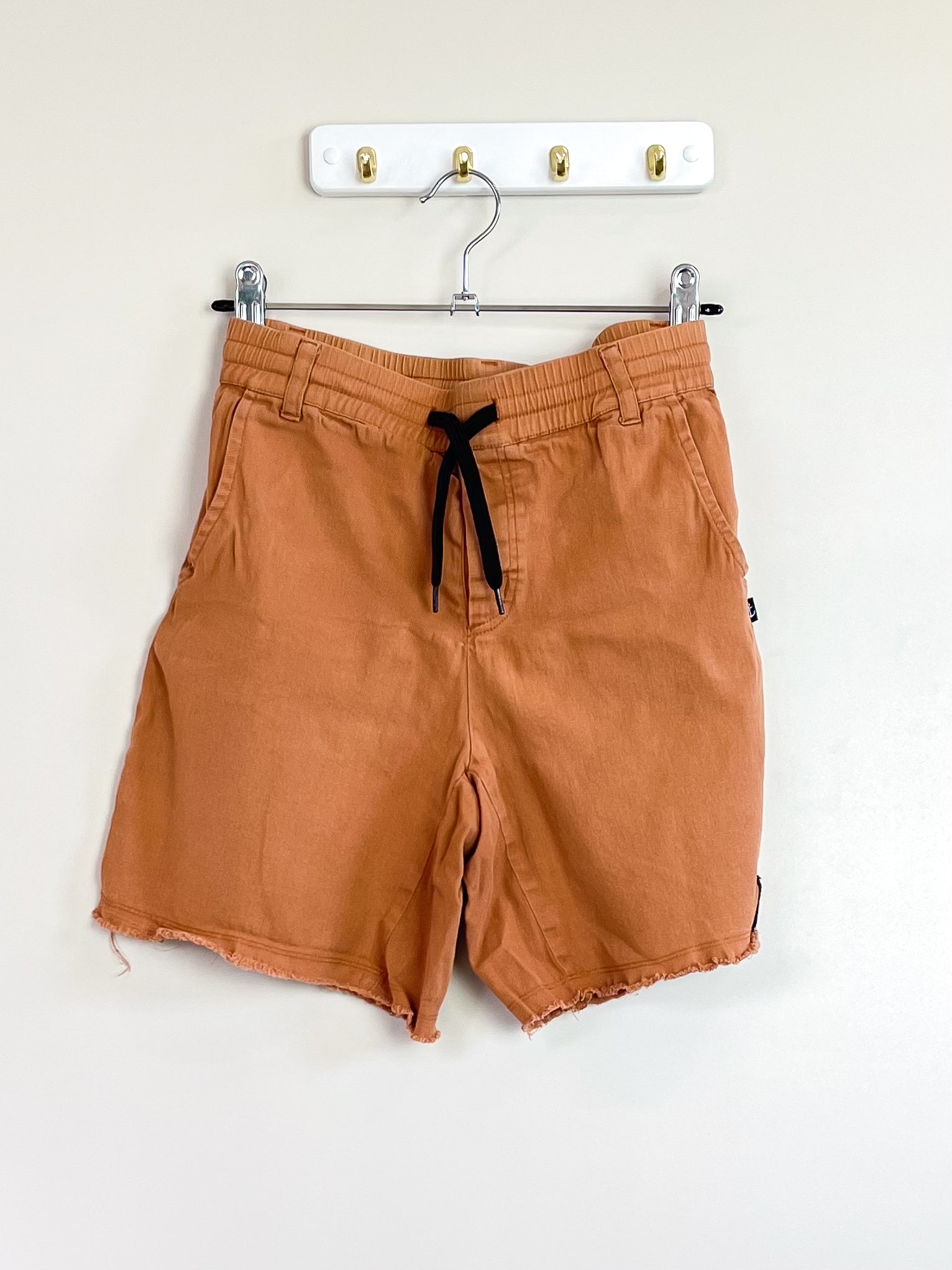 Hello Stranger organic chino shorts - chestnut (10y)