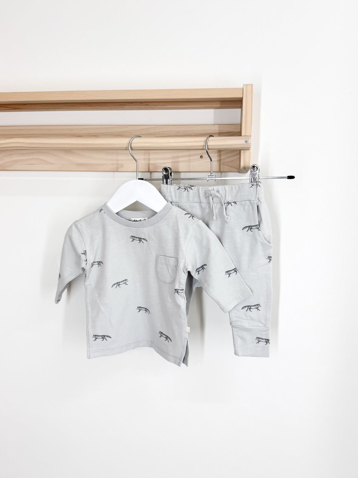 Wilson & Frenchy organic foxes tee & pants set (0-3m)