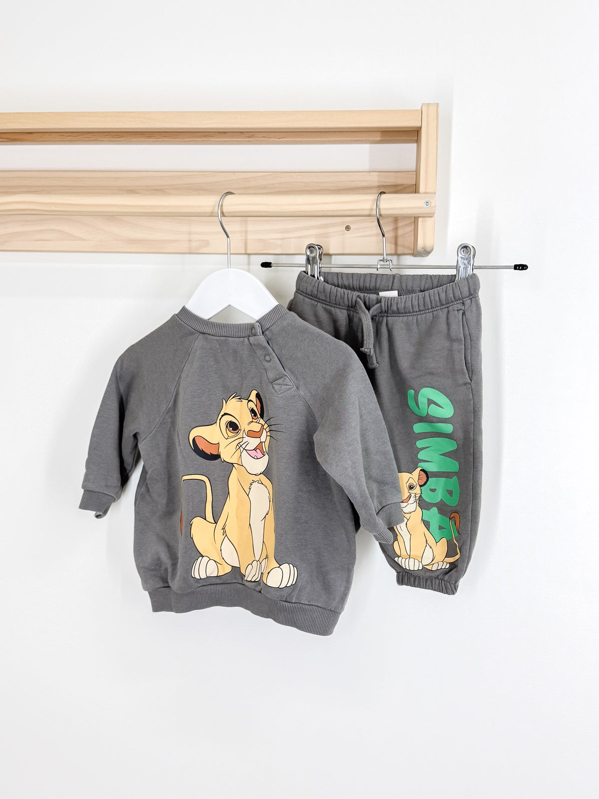H&M x The Lion King Simba track set (3-6m)