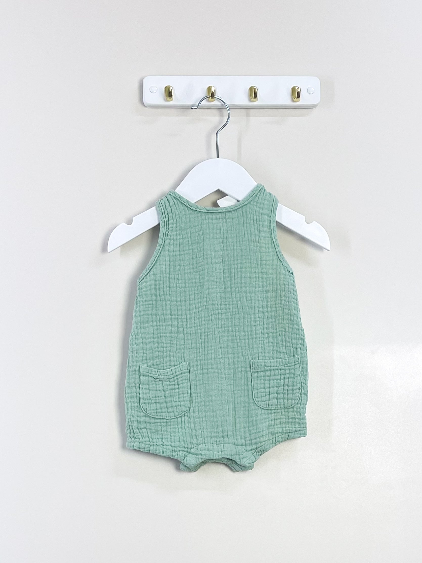 Seed muslin romper - sage (0-3m)