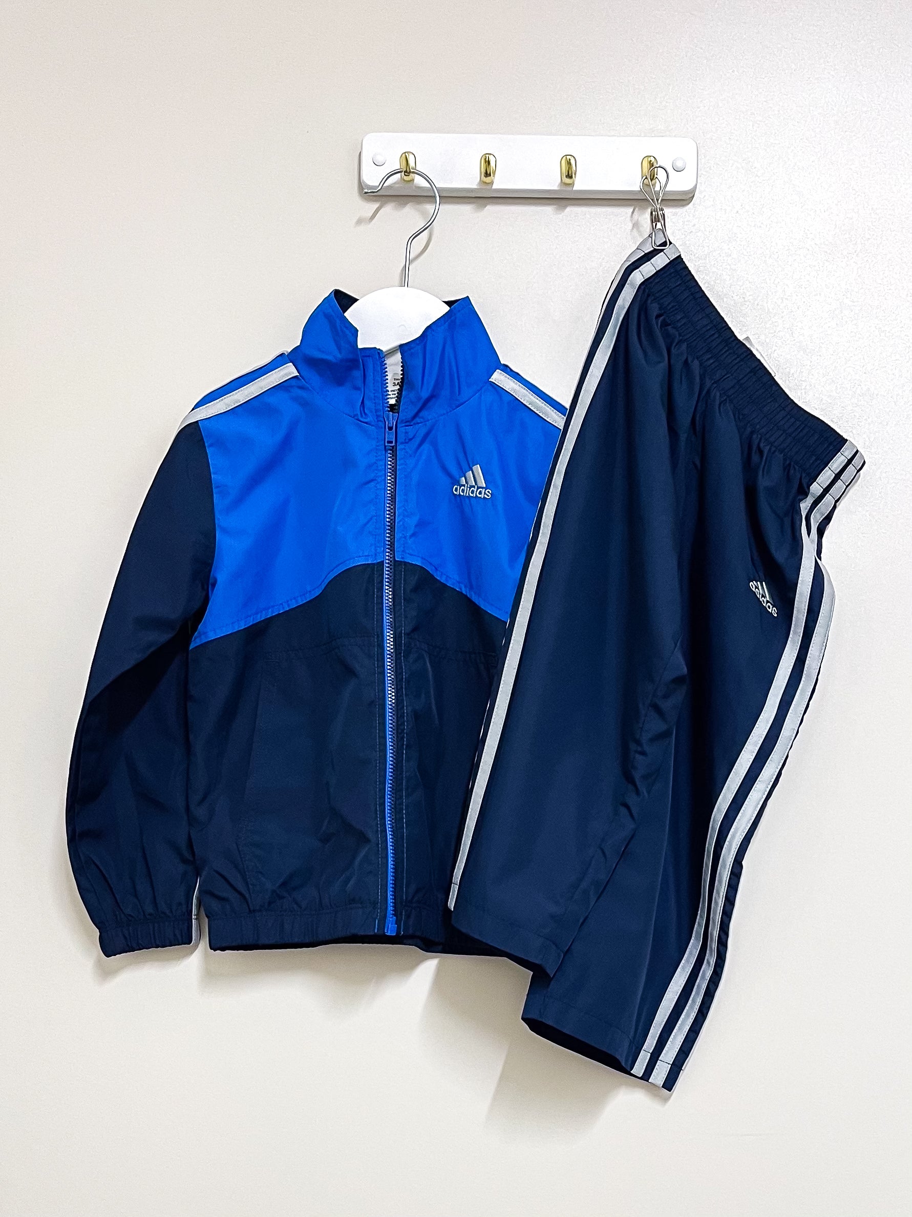 Adidas tracksuit set (3y)