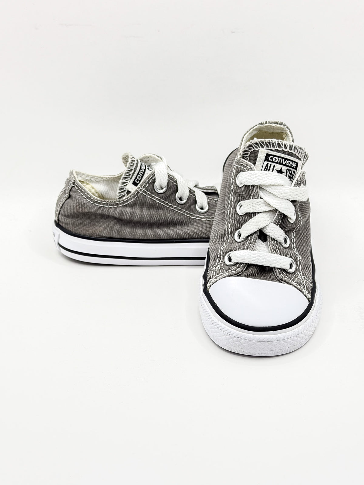 BNWOT Converse CTAS lo top sneakers (23EU)