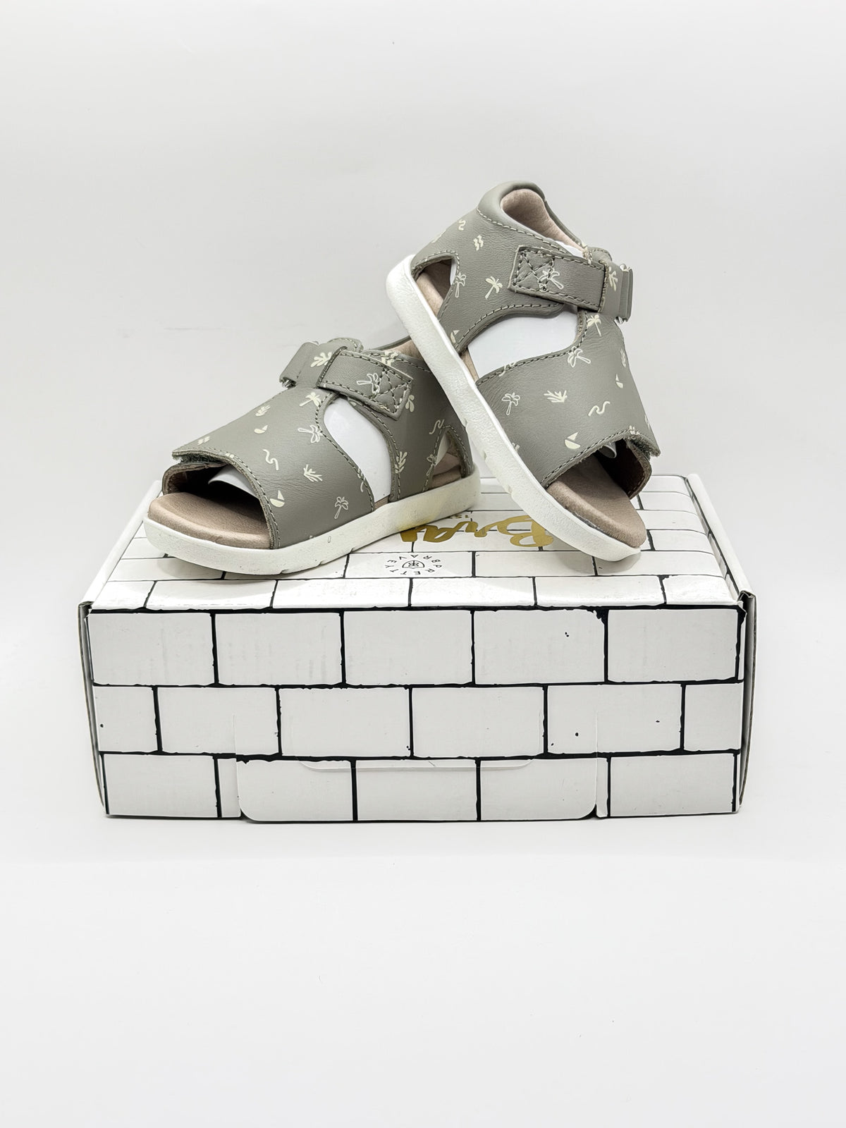 BNWT Pretty Brave bailey reef sandal (19EU)