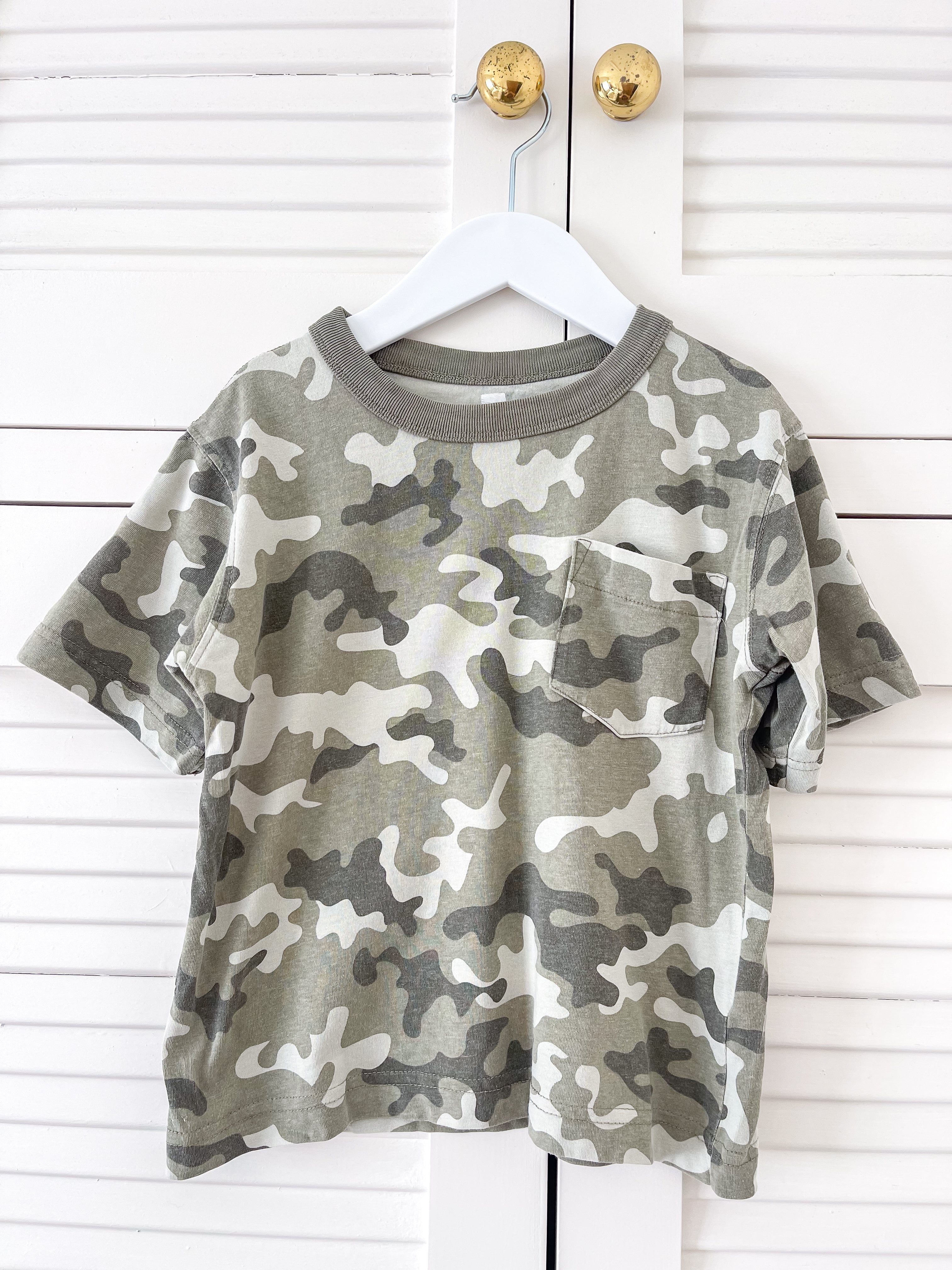 Cotton On Kids camo tee (5y)