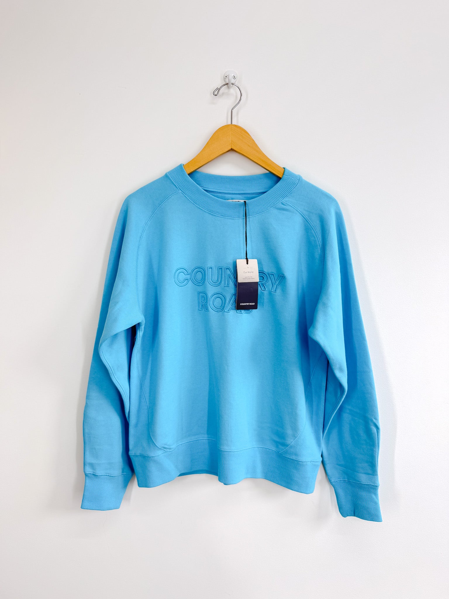 BNWT Country Road casual logo sweatshirt (10)