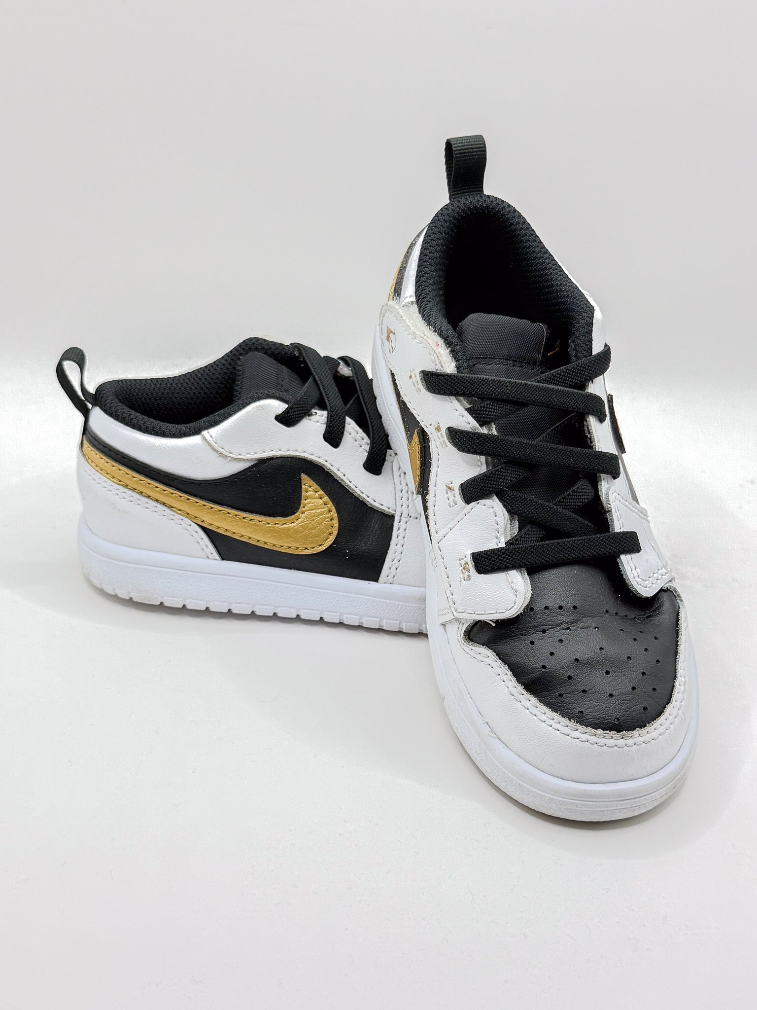 Jordan 1 low ALT sneakers (26EU)