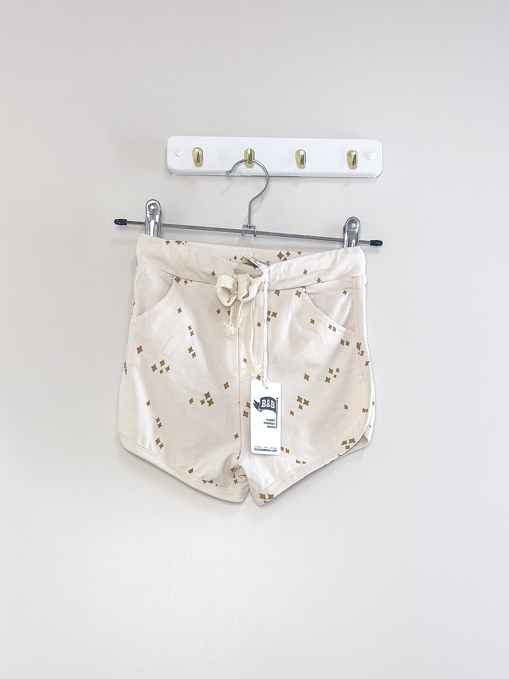 BNWT Buck & Baa organic star shorts (4y)