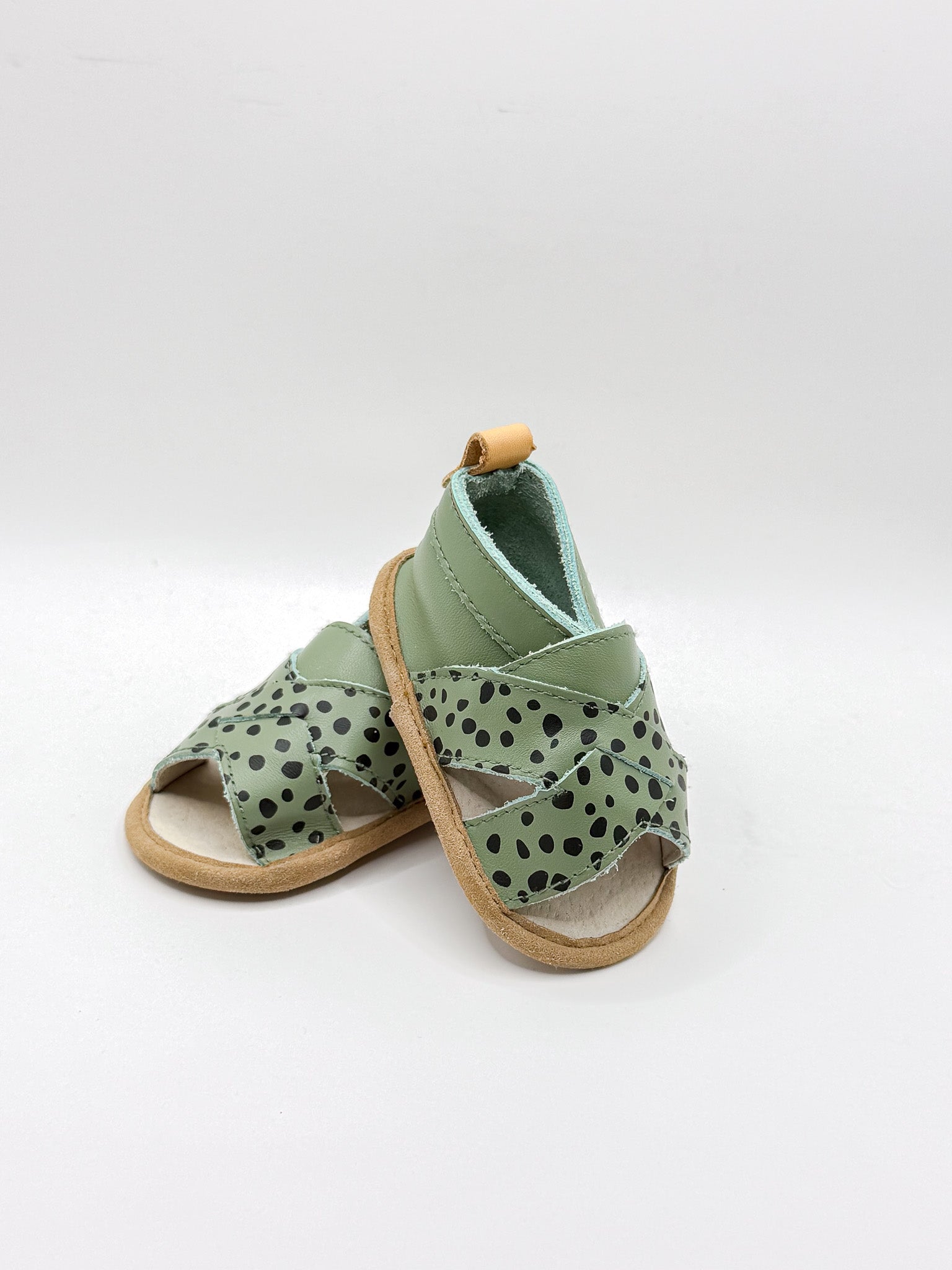 Pretty Brave criss cross sandal (16-17EU)