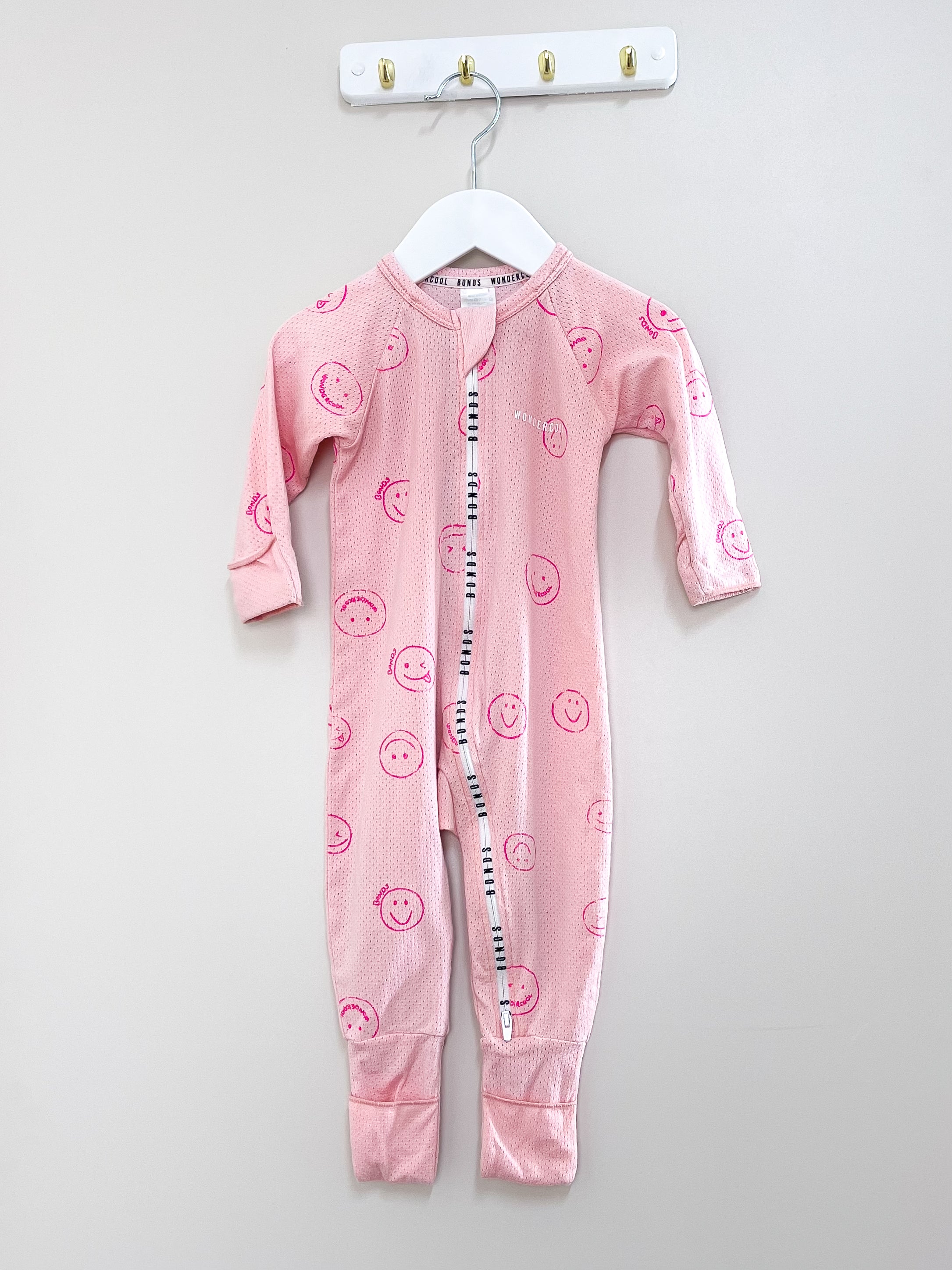 Bonds wondercool wondersuit - pink smiles (6-12m)