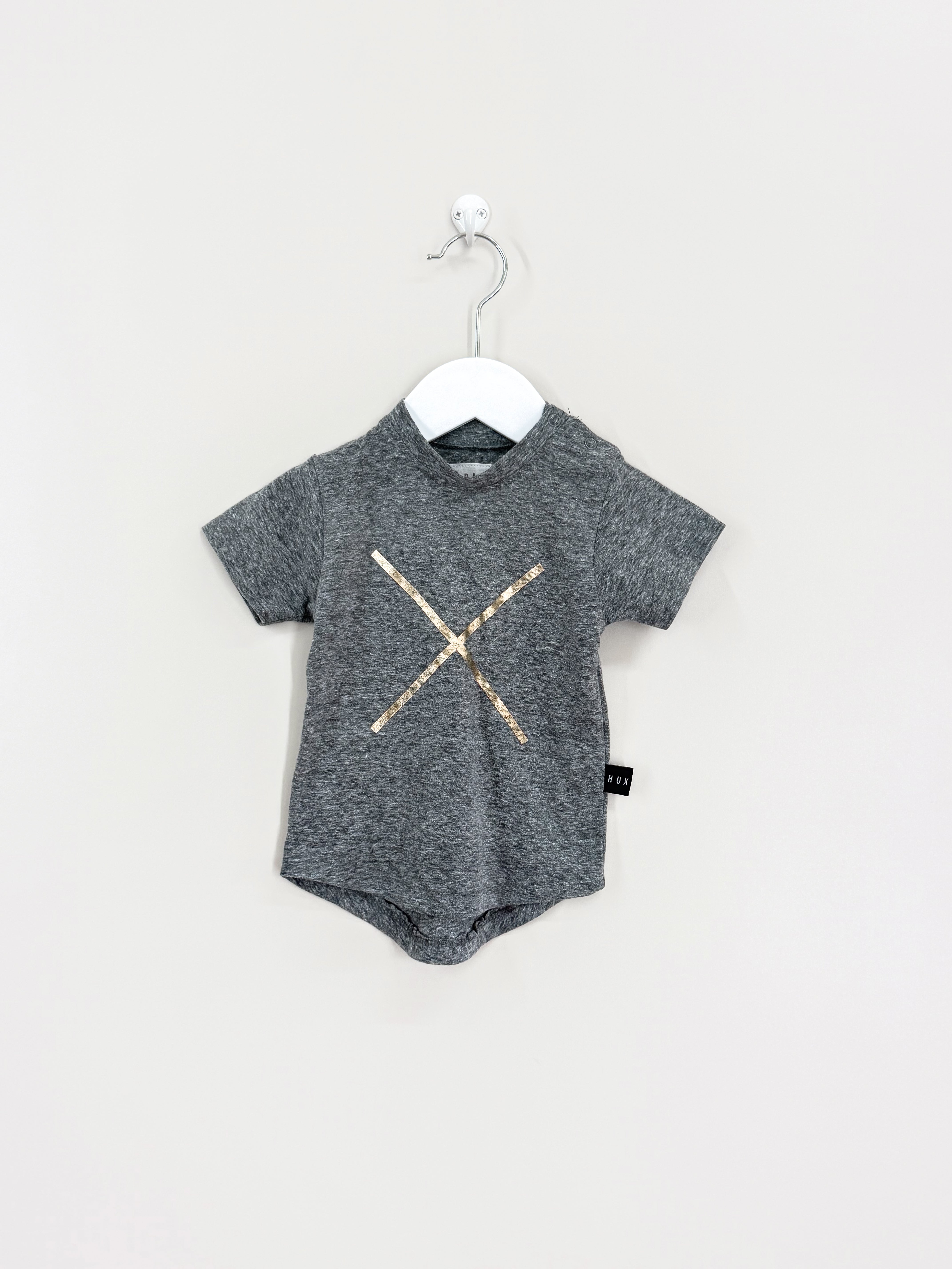Hux gold cross tee (3-6m)