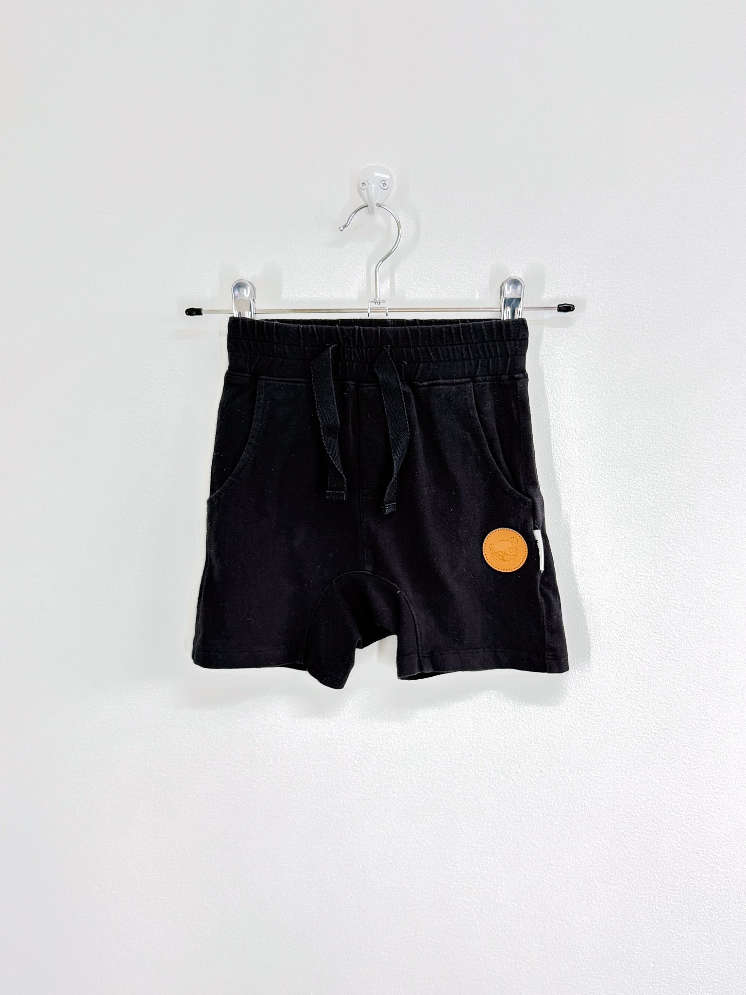 Hux organic jersey logo shorts (12-18m)