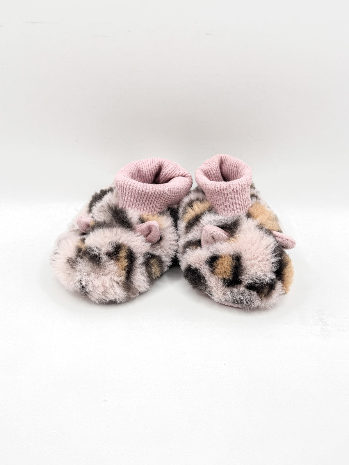 Peter Alexander fluffy soft sole slippers (3-6m)