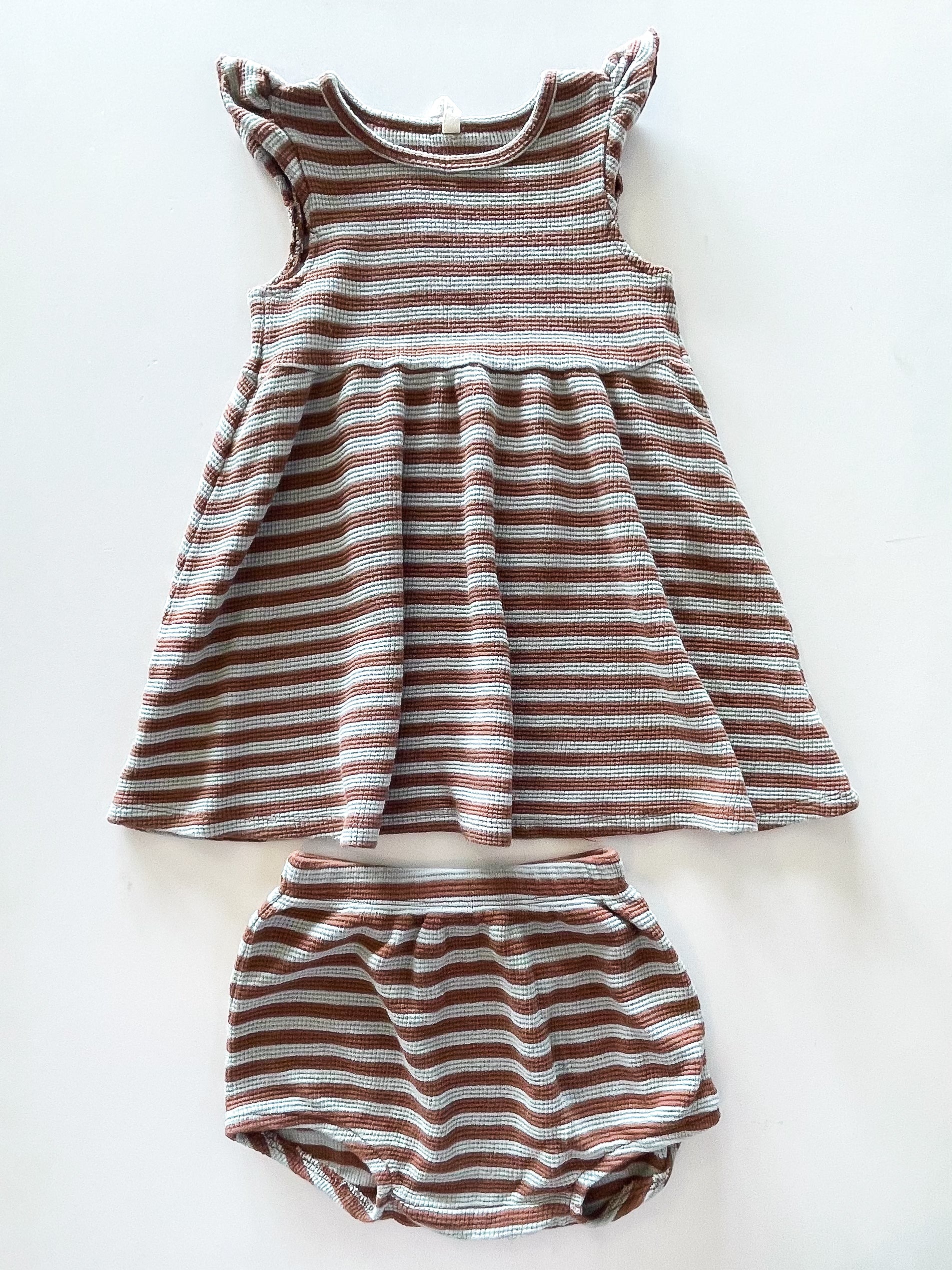 Quincy Mae organic flutter sleeve dress & bloomers set (2-3y)