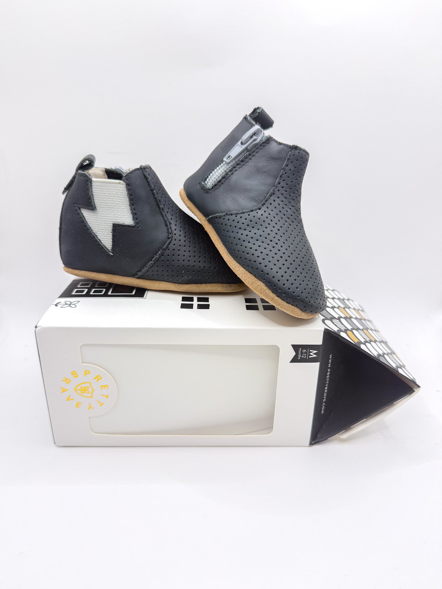 BNWT Pretty Brave electric boots (18EU)