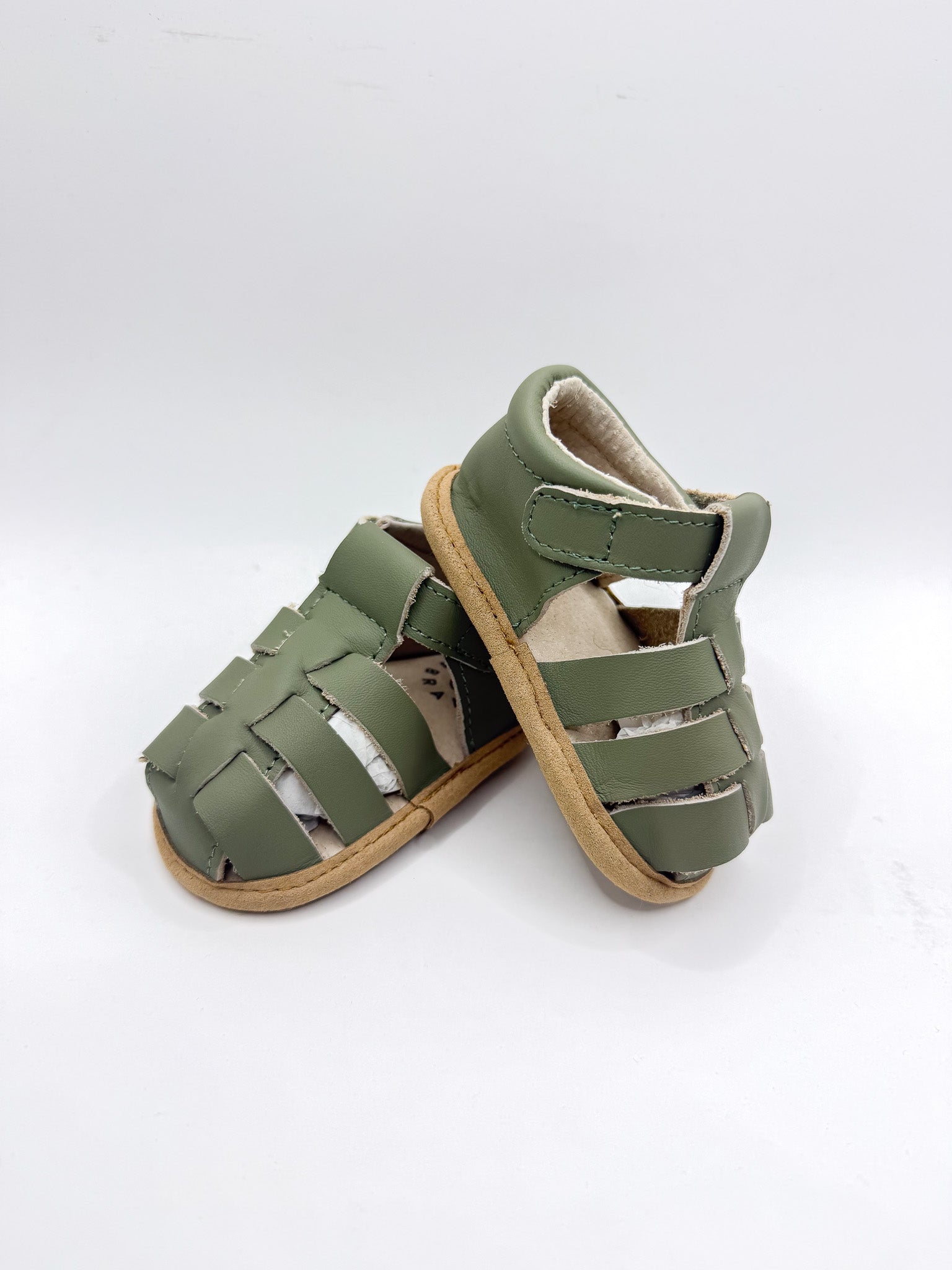 BNWOT Pretty Brave rio sandals - olive (16-17EU)