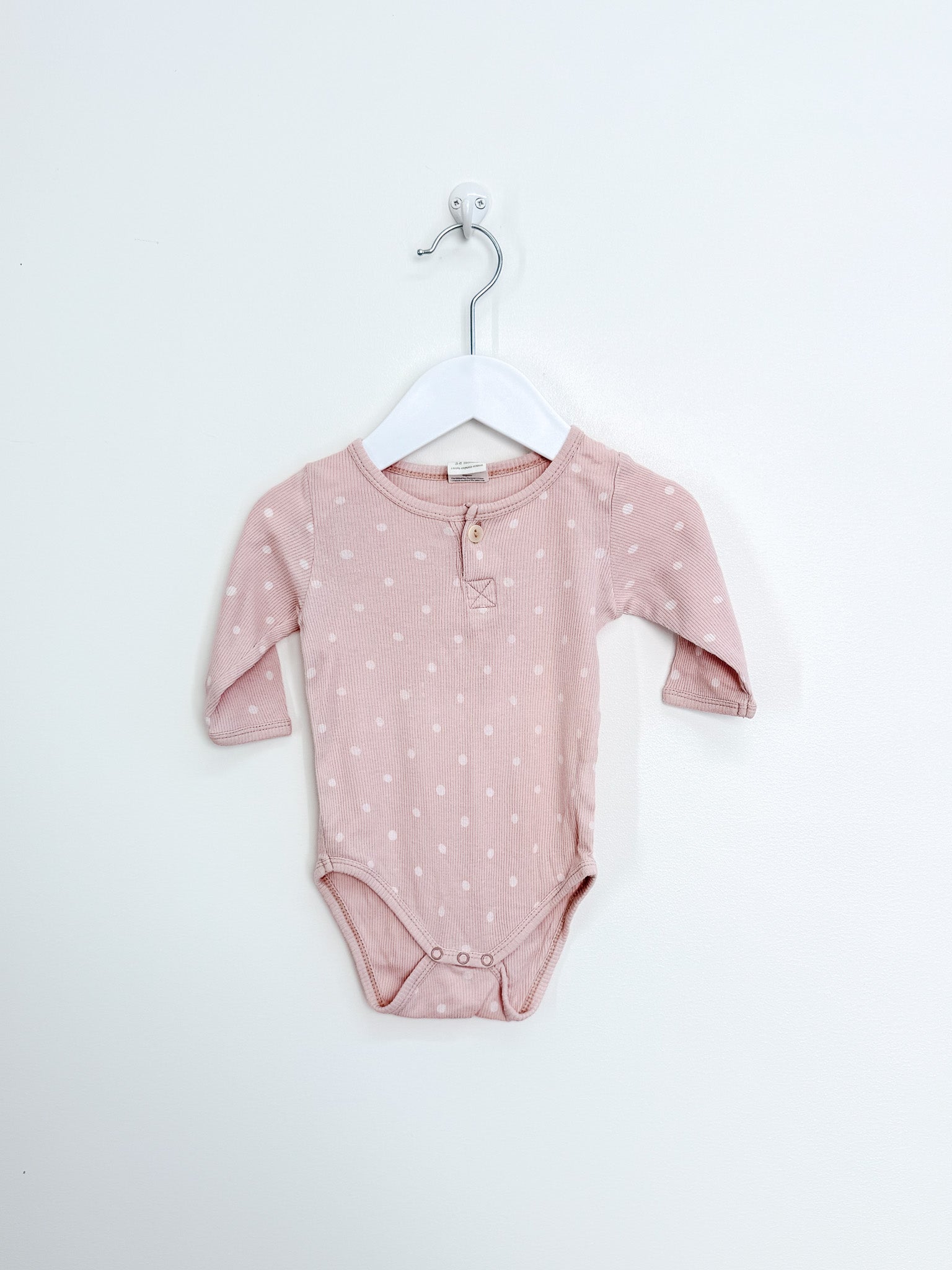 Nature Baby organic rib henley bodysuit - pink spot (3-6m)