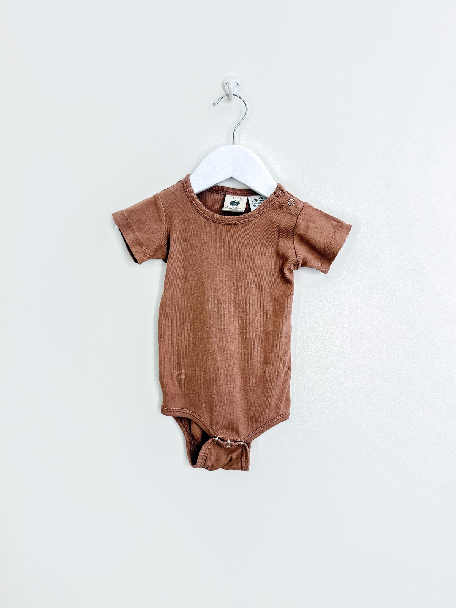 Buck & Baa organic bodysuit (6-12m)