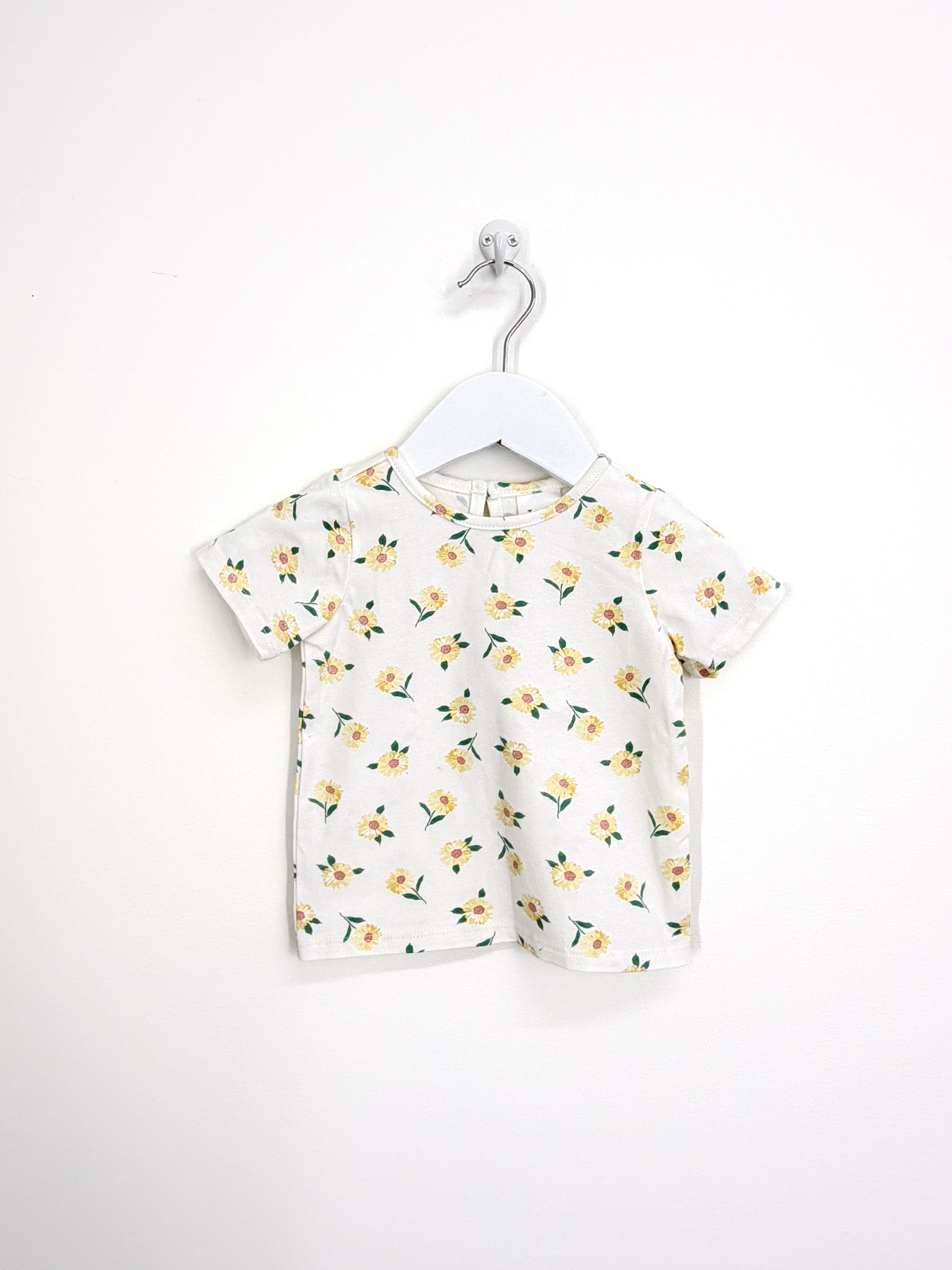 BNWOT Teeny Weeny daisy tee (6-12m)