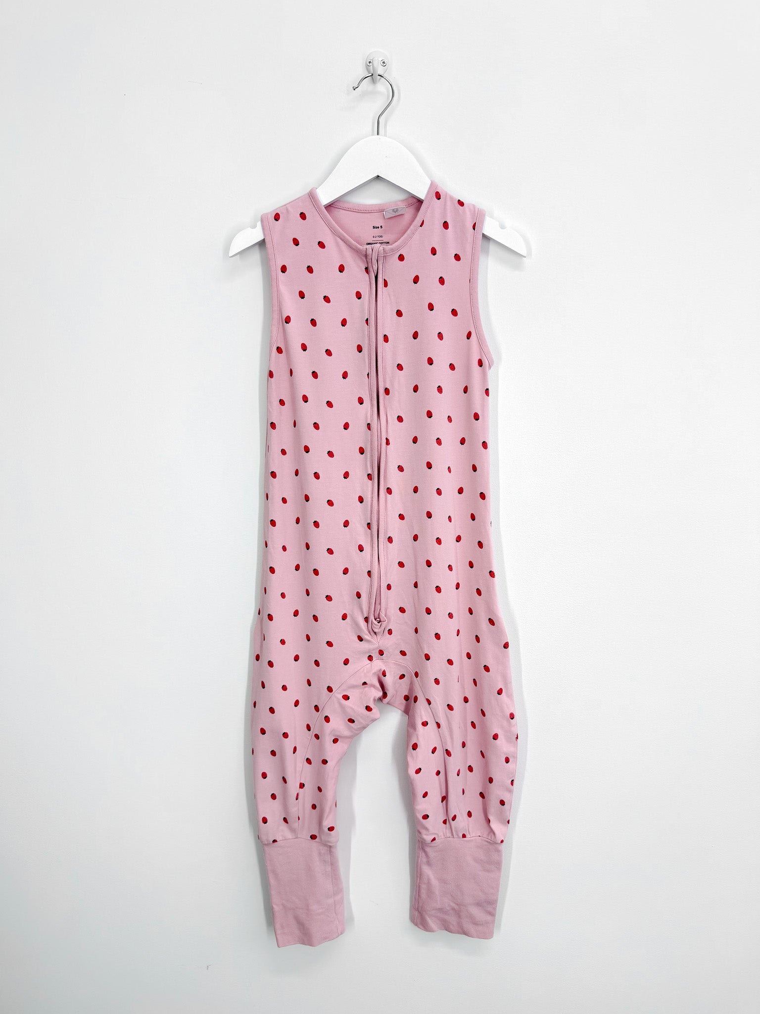 The Sleep Store organic sleepsuit 0.2 tog - strawberries (5y)