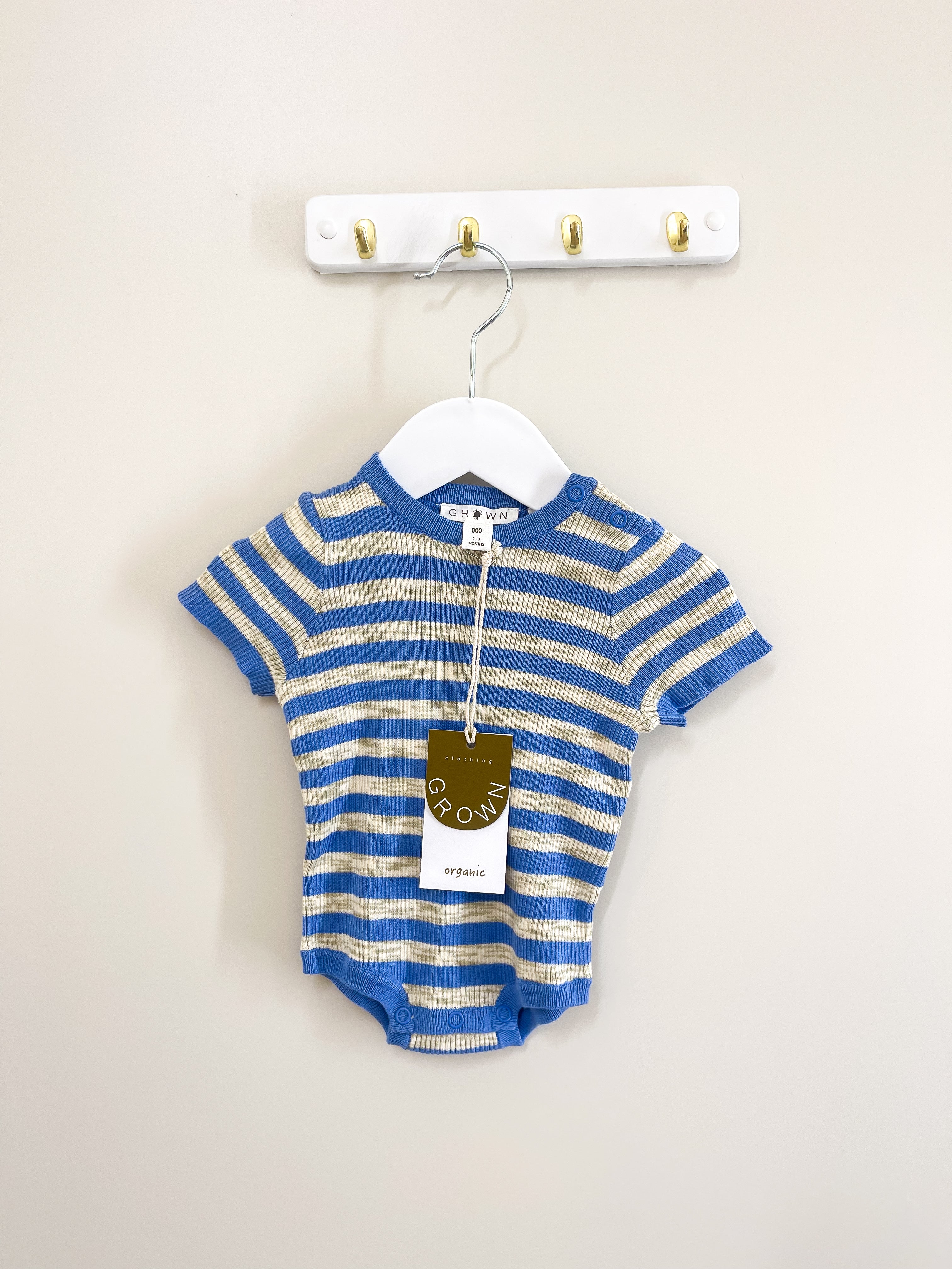 BNWT Grown organic knitted tee bodysuit (0-3m)