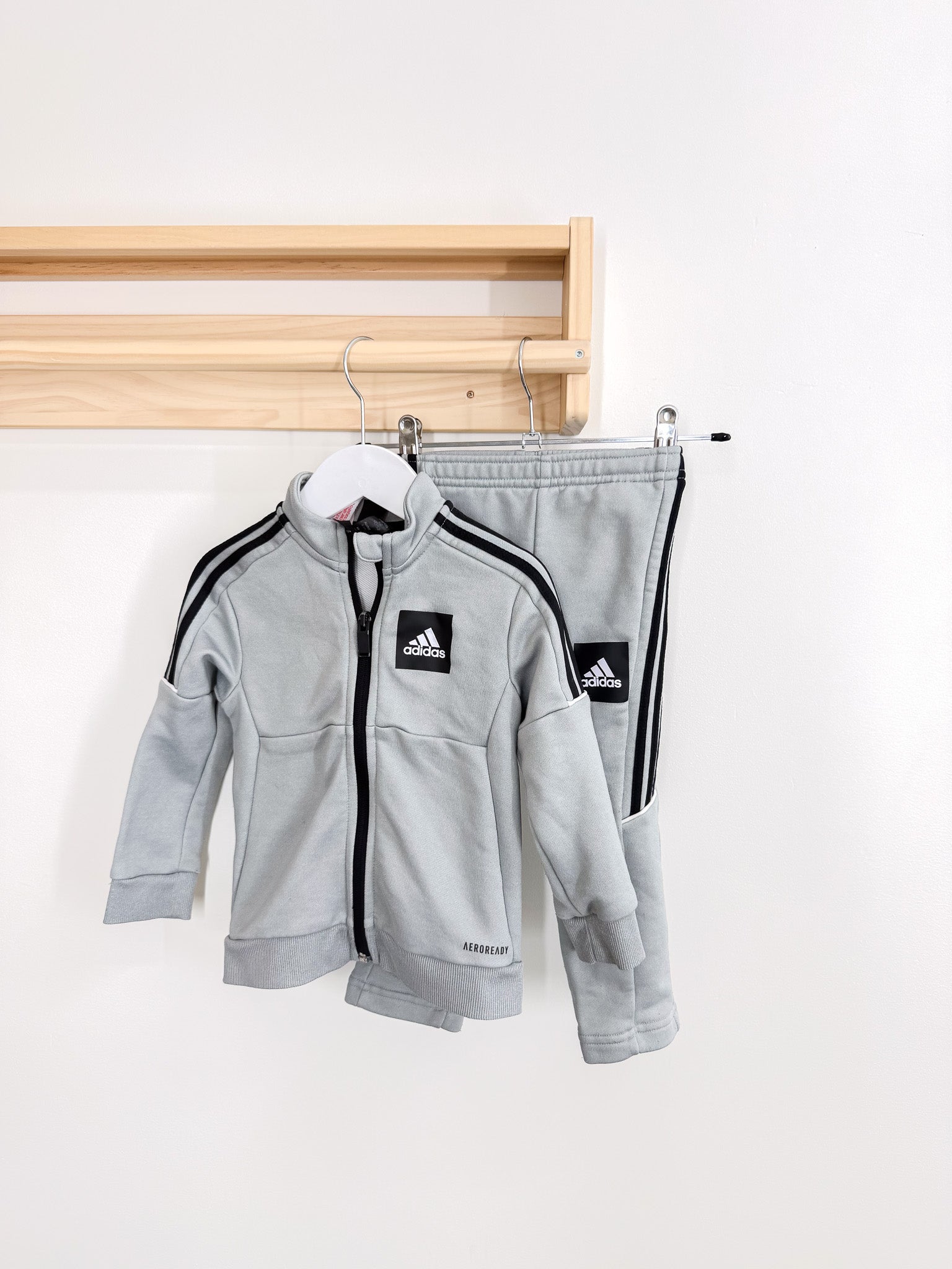 Adidas southstand aeroready track suit set (18-24m)