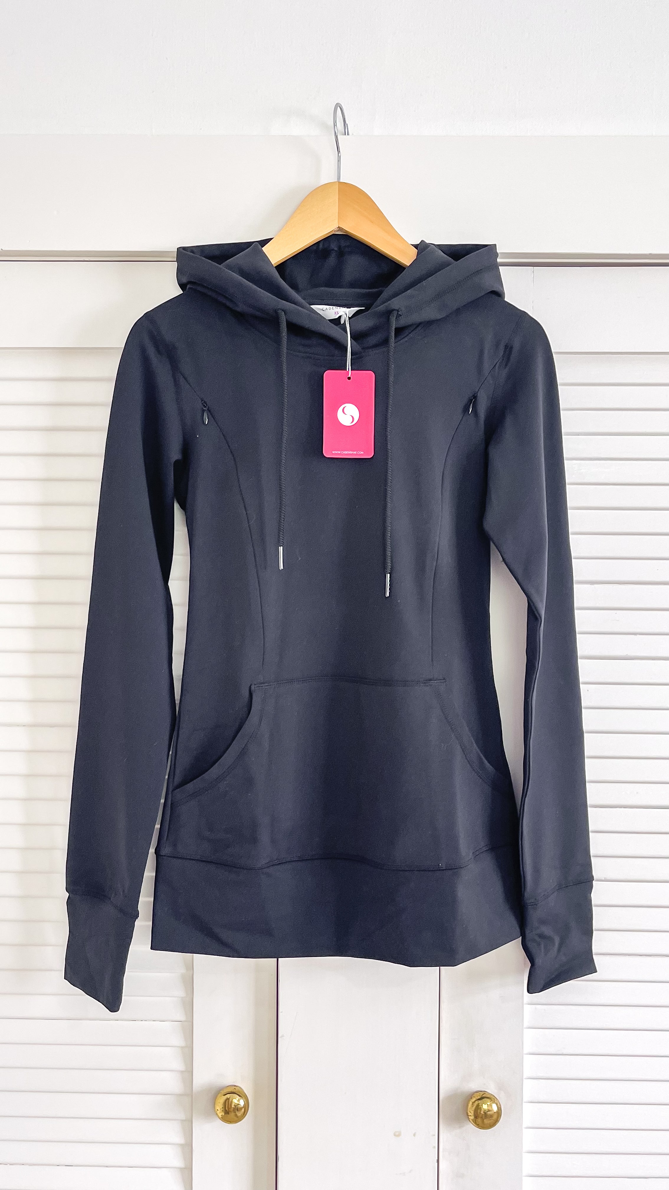 BNWT Candeshae active hoodie - black (6-8)