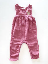 Load image into Gallery viewer, 9 months inside organic onesie (0-6m)
