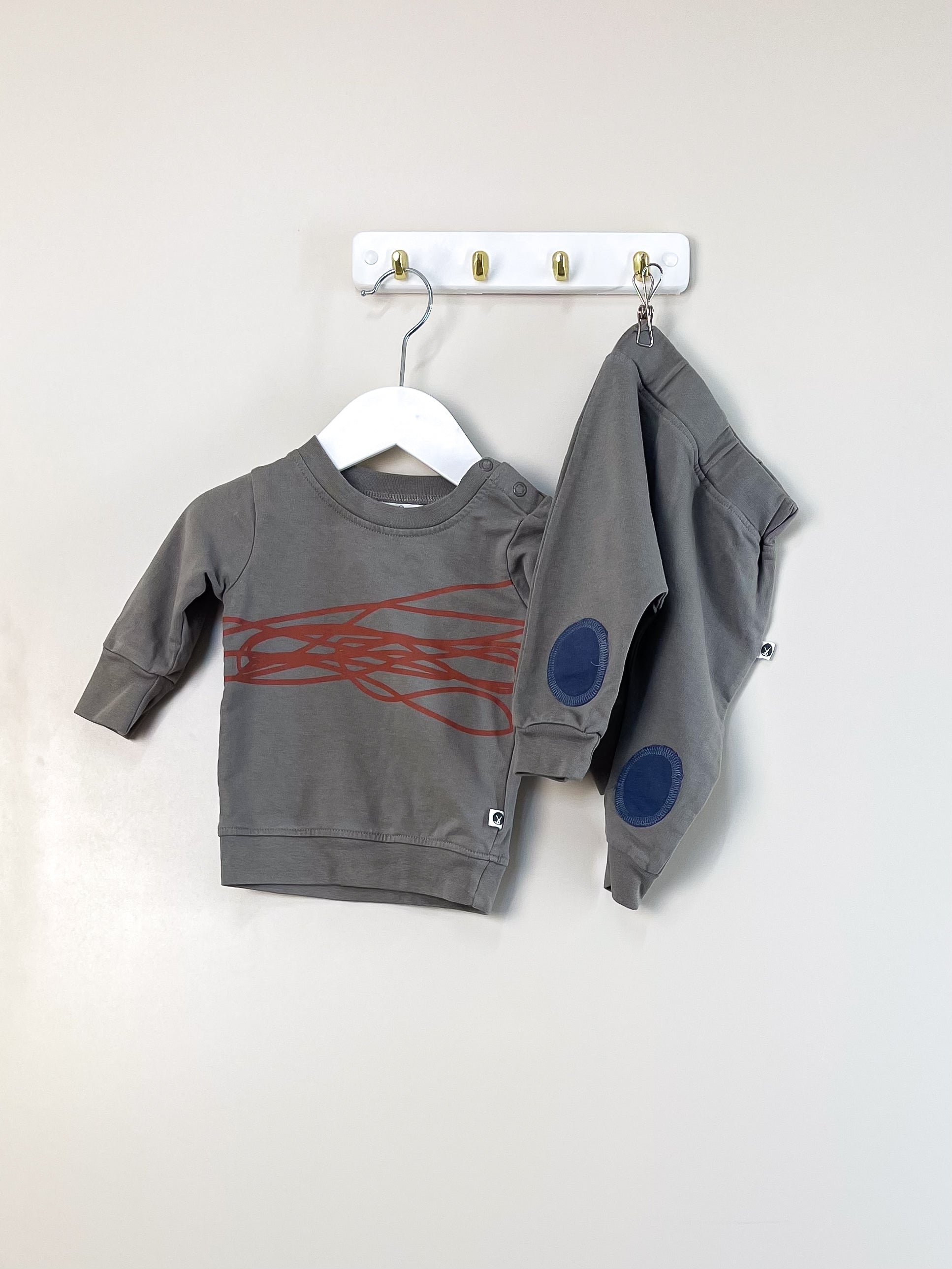 Burrow & Be organic sweatshirt & trackies set (0-3m)