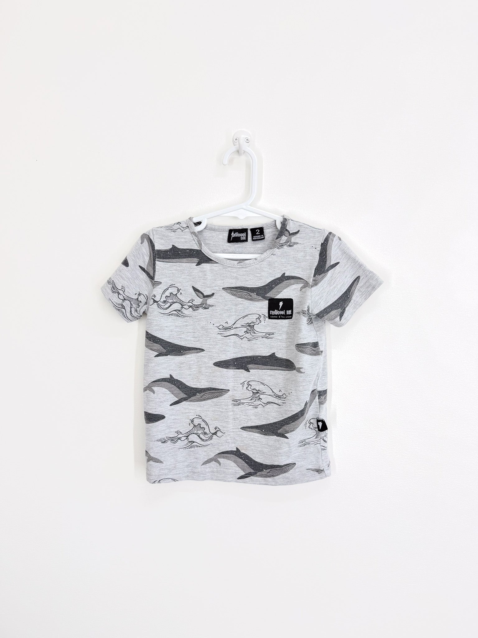 Radicool whale tee (2y) - SECONDS