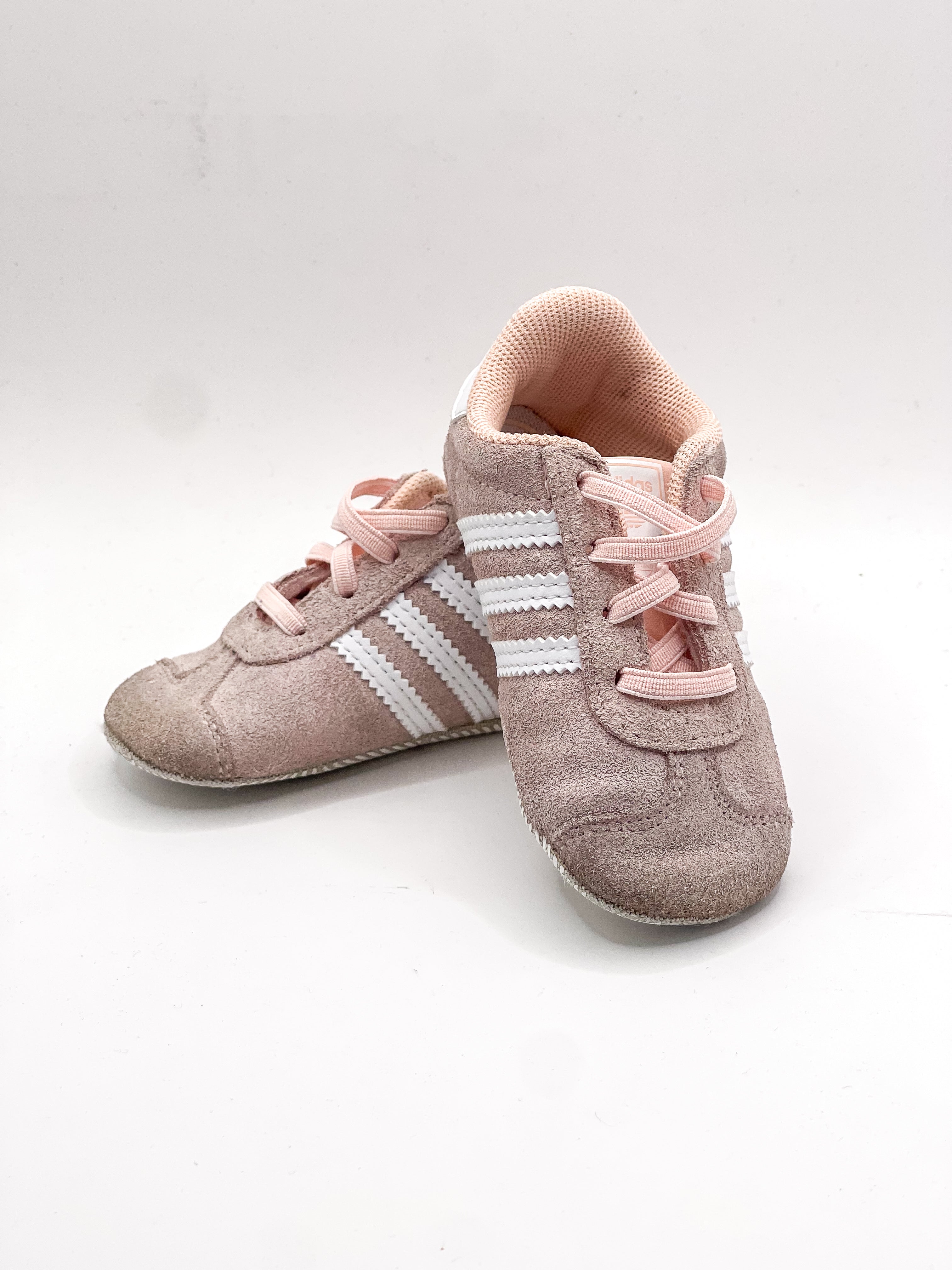 Adidas gazelle crib shoes (4UK)